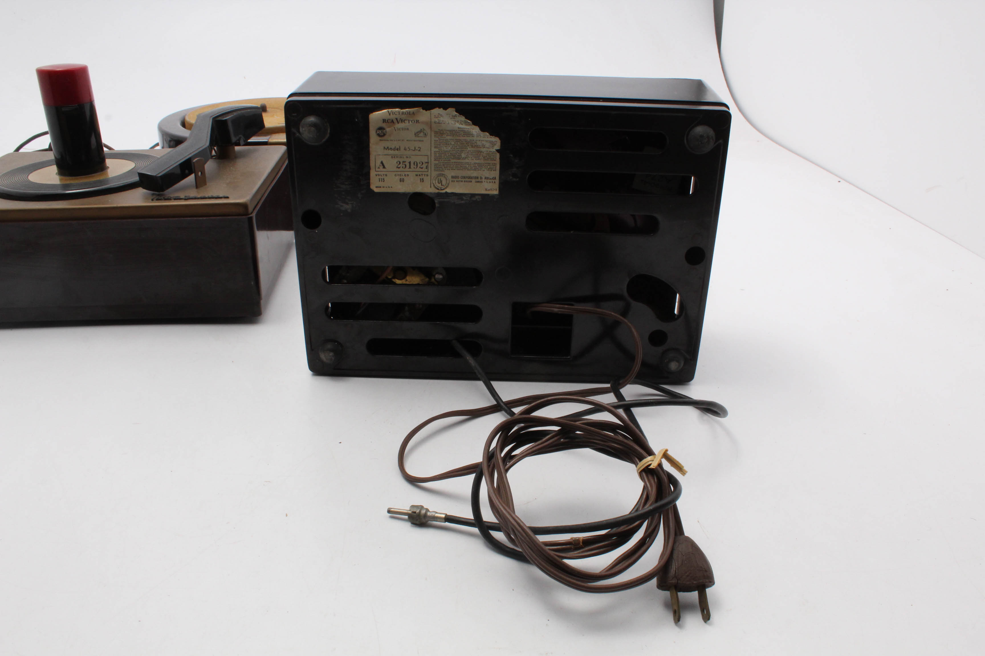 1940s RCA Victor Bakelite Turntable