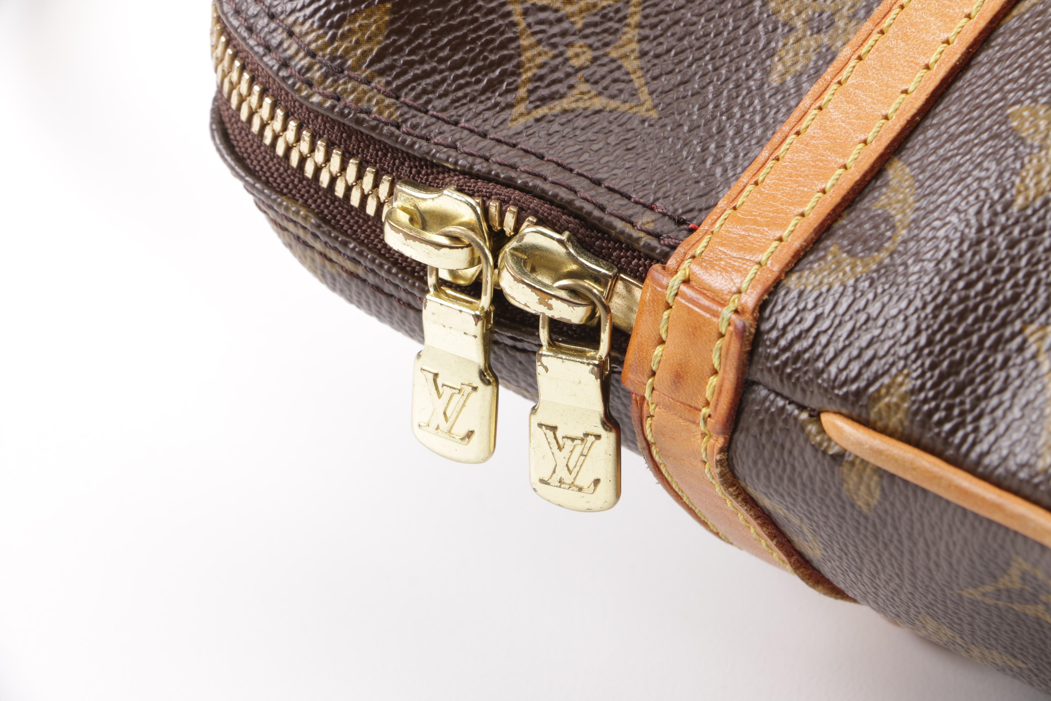 2004 Louis Vuitton Monogram Canvas Sac Coussin GM Shoulder Bag