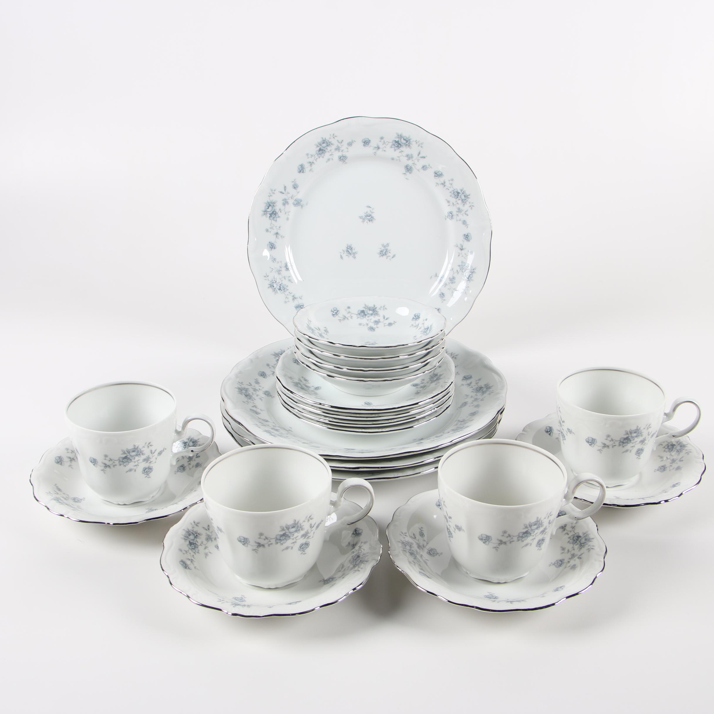 Johann Haviland "Blue Garland" Porcelain Dinnerware, Late 20th Century