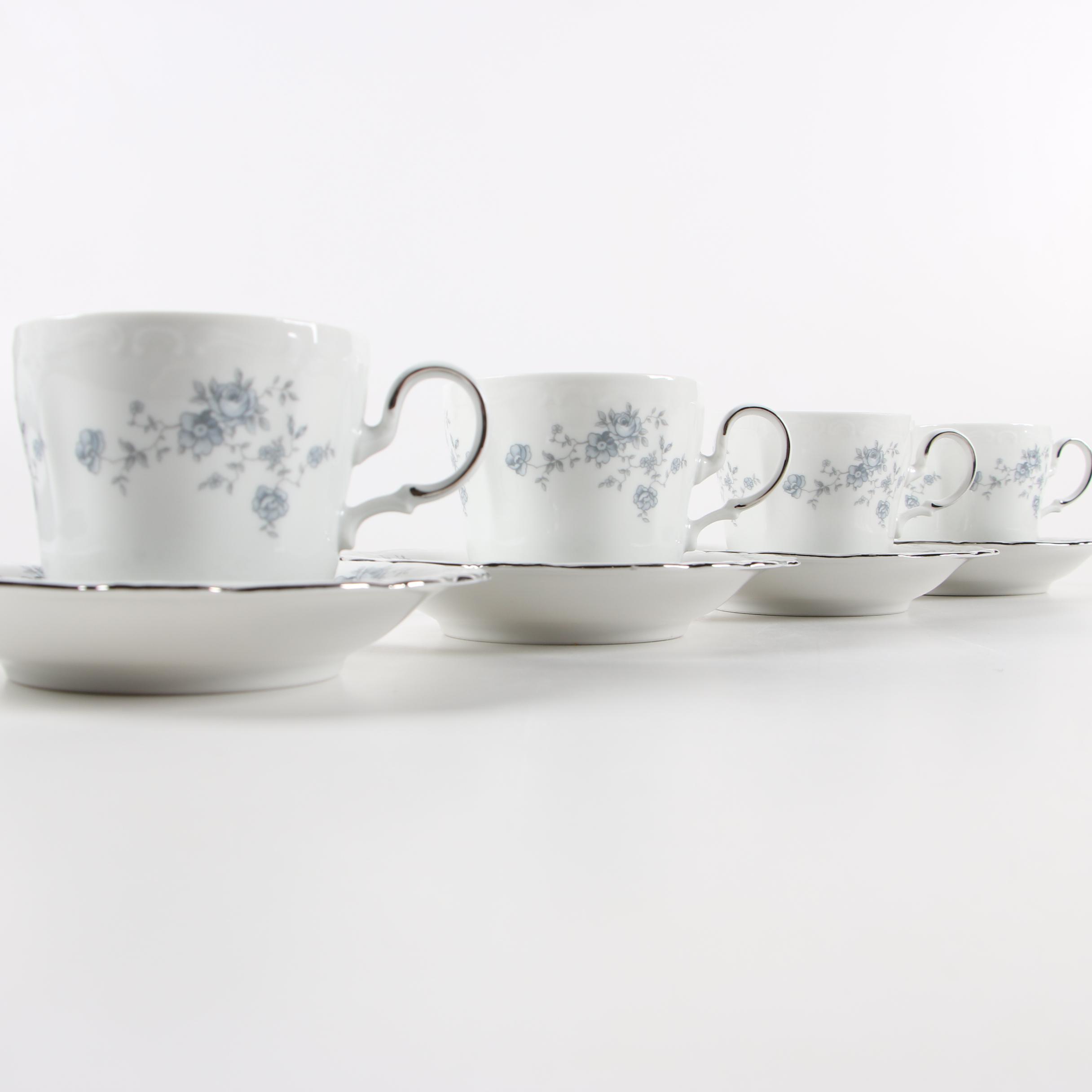 Johann Haviland "Blue Garland" Porcelain Dinnerware, Late 20th Century