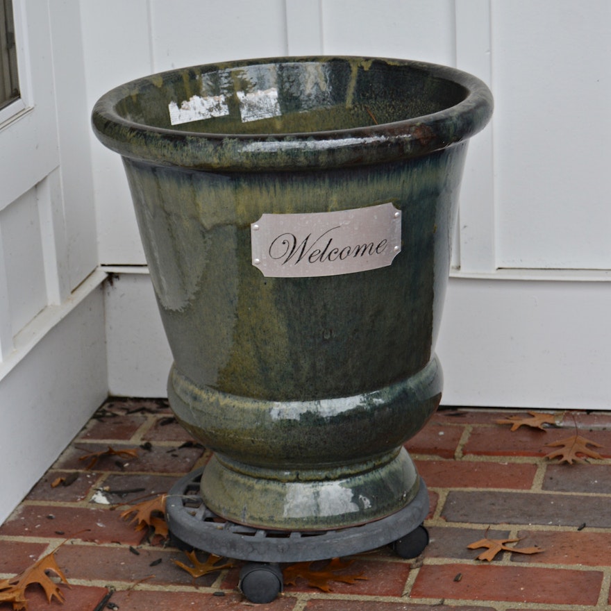 Ceramic Planter with "Welcome" Plaque