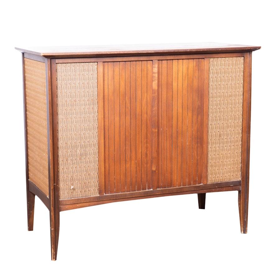 Mid Century Modern Walnut Record and Stereo Cabinet by Penncrest, 20th Century