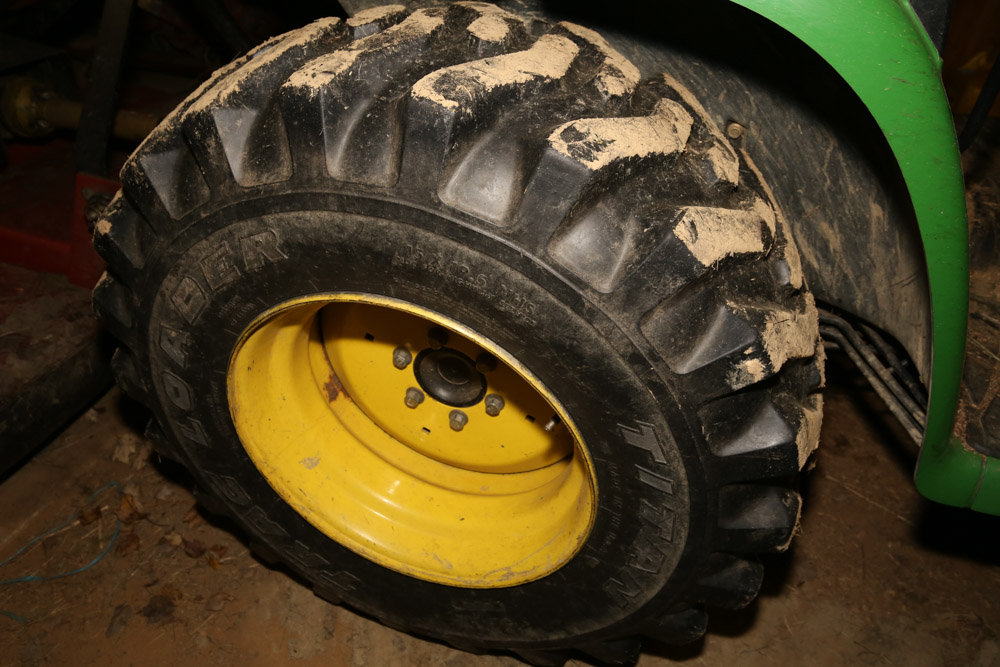 John Deere 4310 eHydro Tractor with 430 Loader Attachment