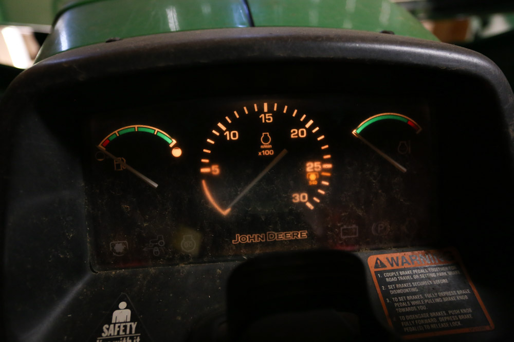 John Deere 4310 eHydro Tractor with 430 Loader Attachment