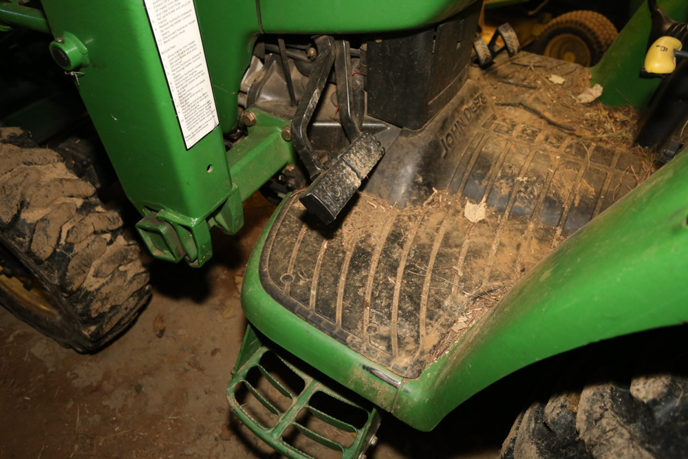 John Deere 4310 eHydro Tractor with 430 Loader Attachment