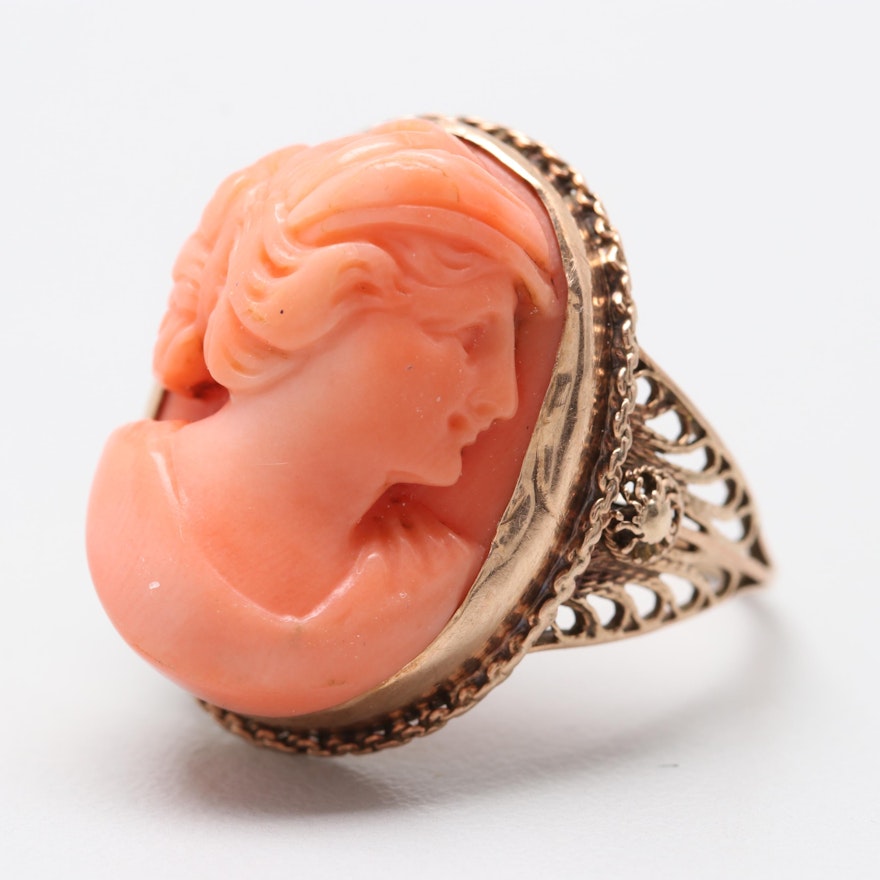 Vintage 10K Yellow Gold Coral Ring