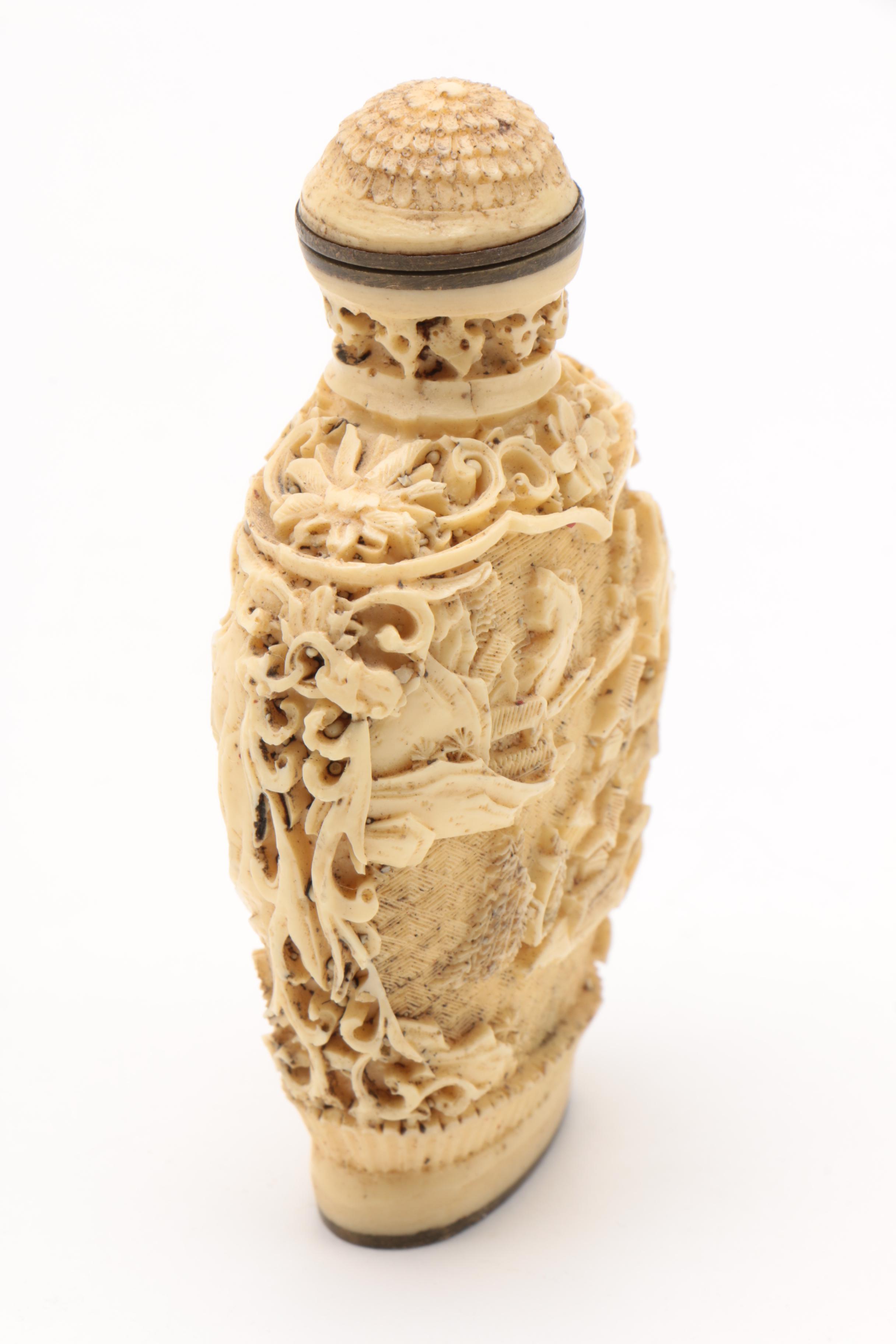 Chinese Carved Cream Celluloid Snuff Bottle