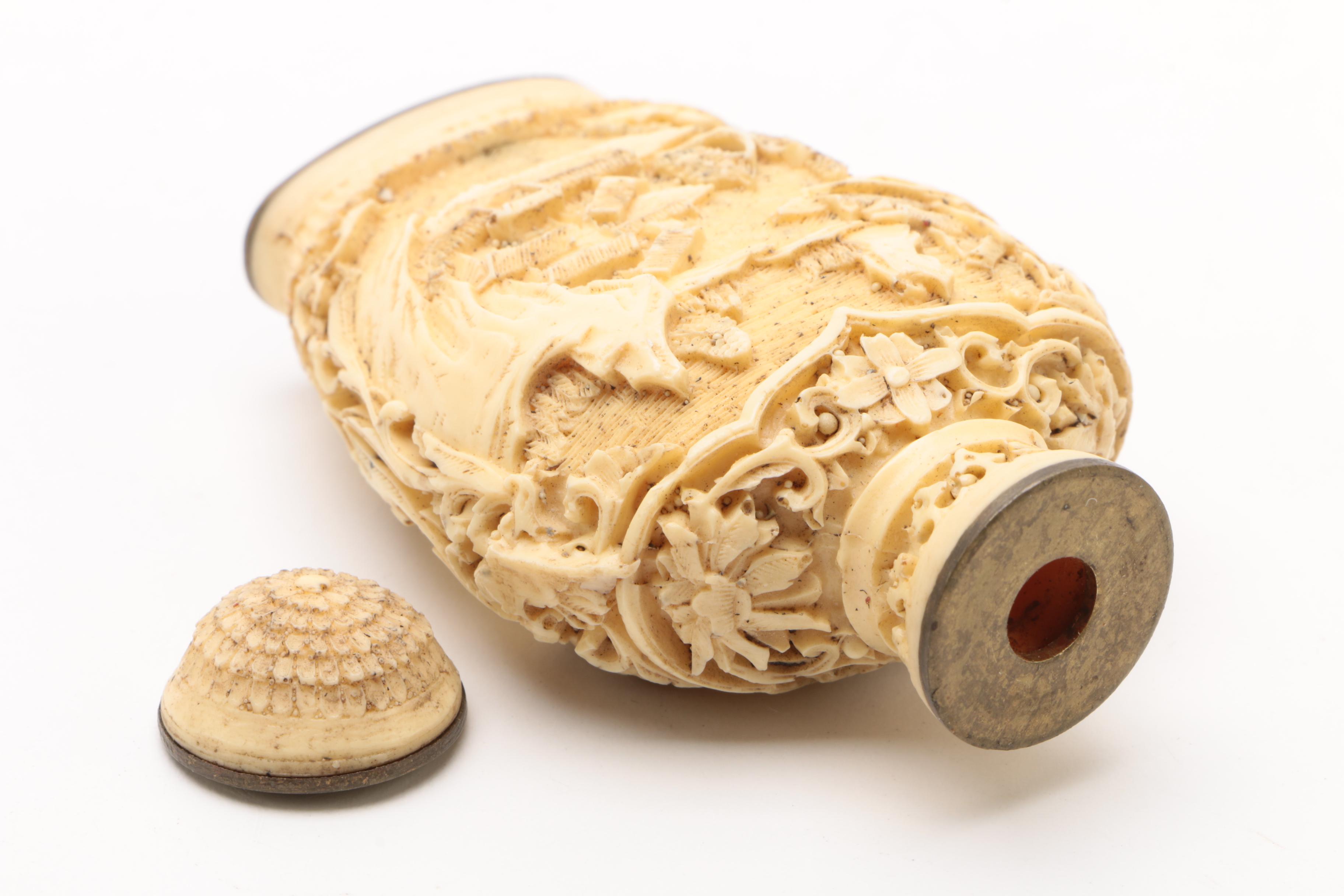 Chinese Carved Cream Celluloid Snuff Bottle