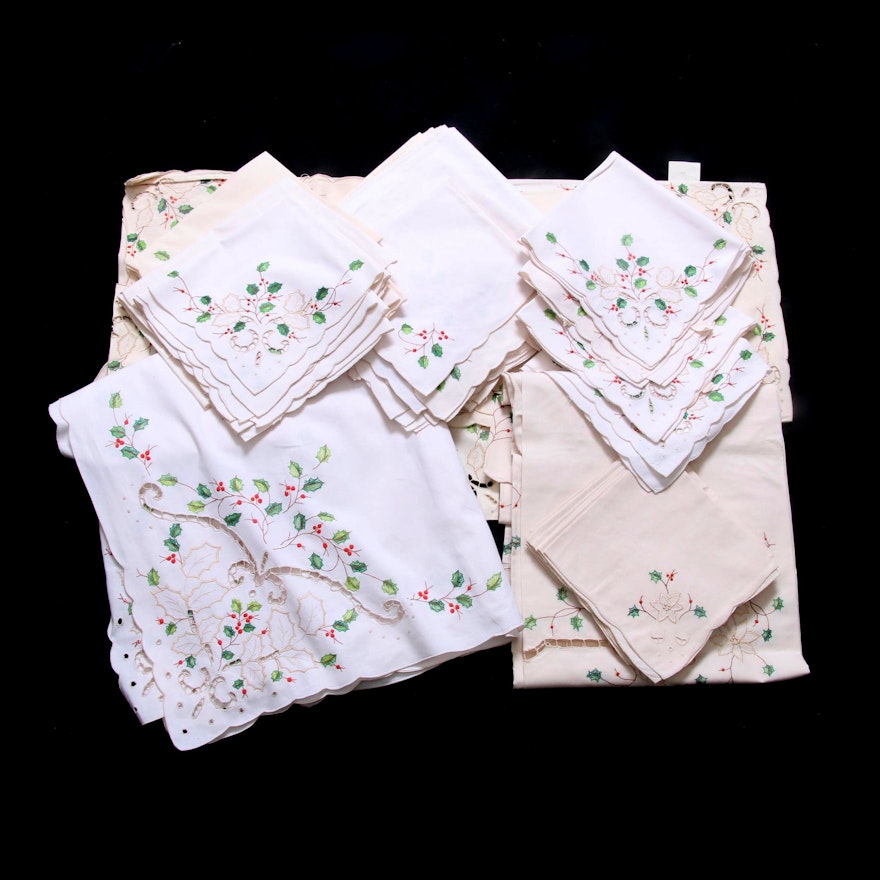 Lenox "Christmas Holly" Table Linens by SunWeave