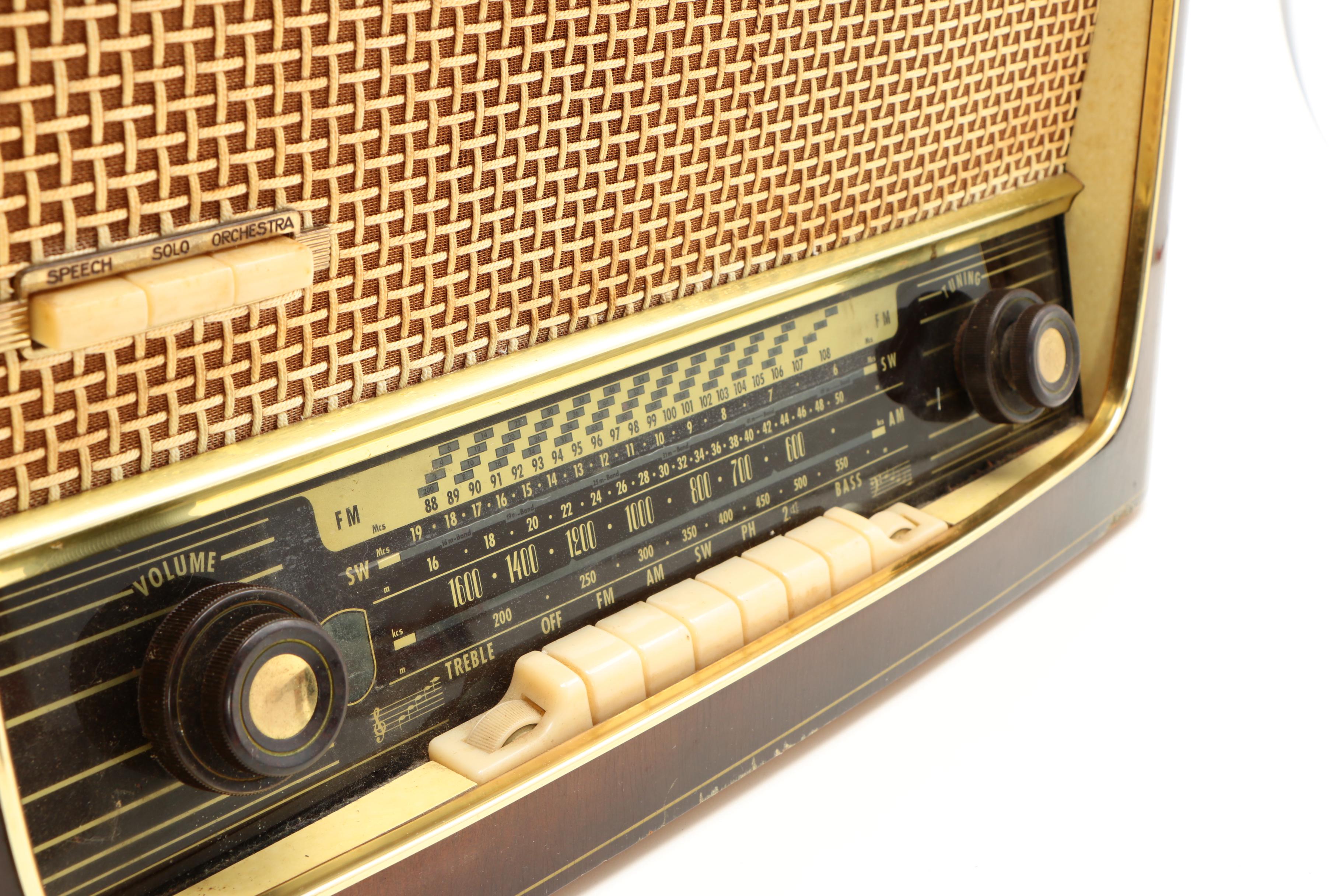 AJA Electronic Type 5842 Tabletop AM FM SW Radio