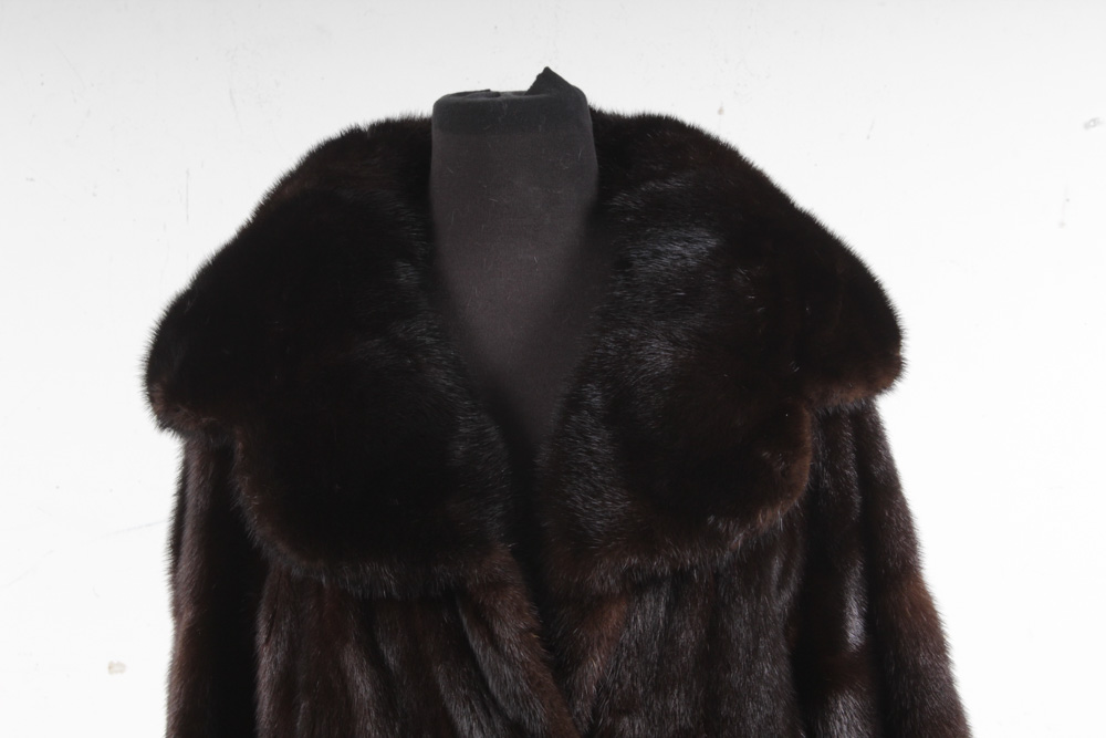 F. D. Italian Mode Dark Mahogany Mink Fur Coat