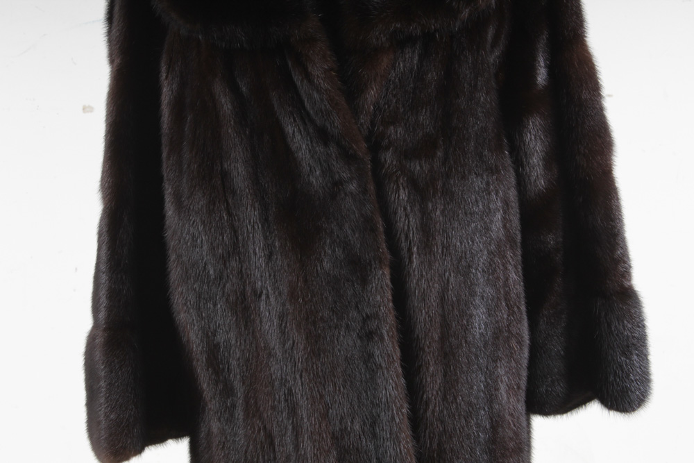 F. D. Italian Mode Dark Mahogany Mink Fur Coat