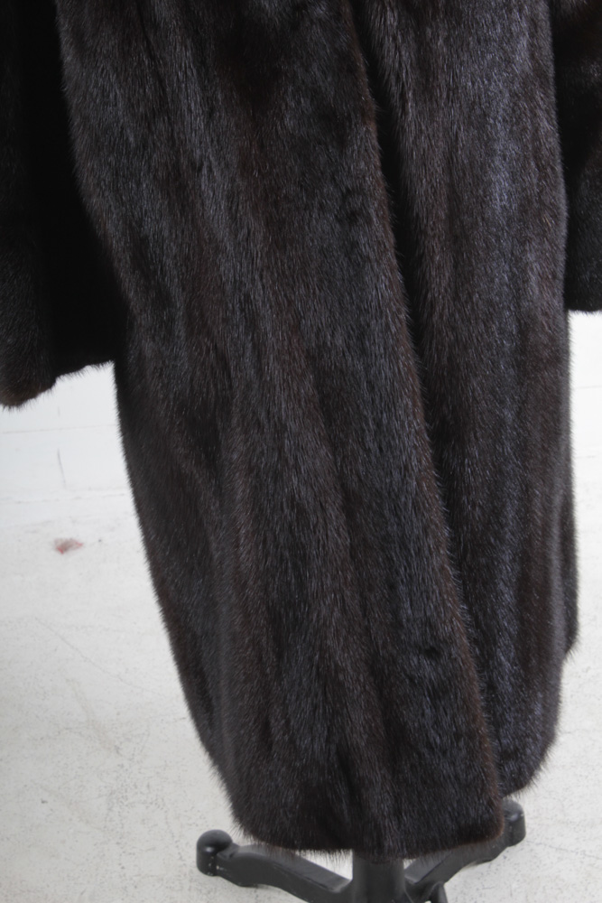 F. D. Italian Mode Dark Mahogany Mink Fur Coat