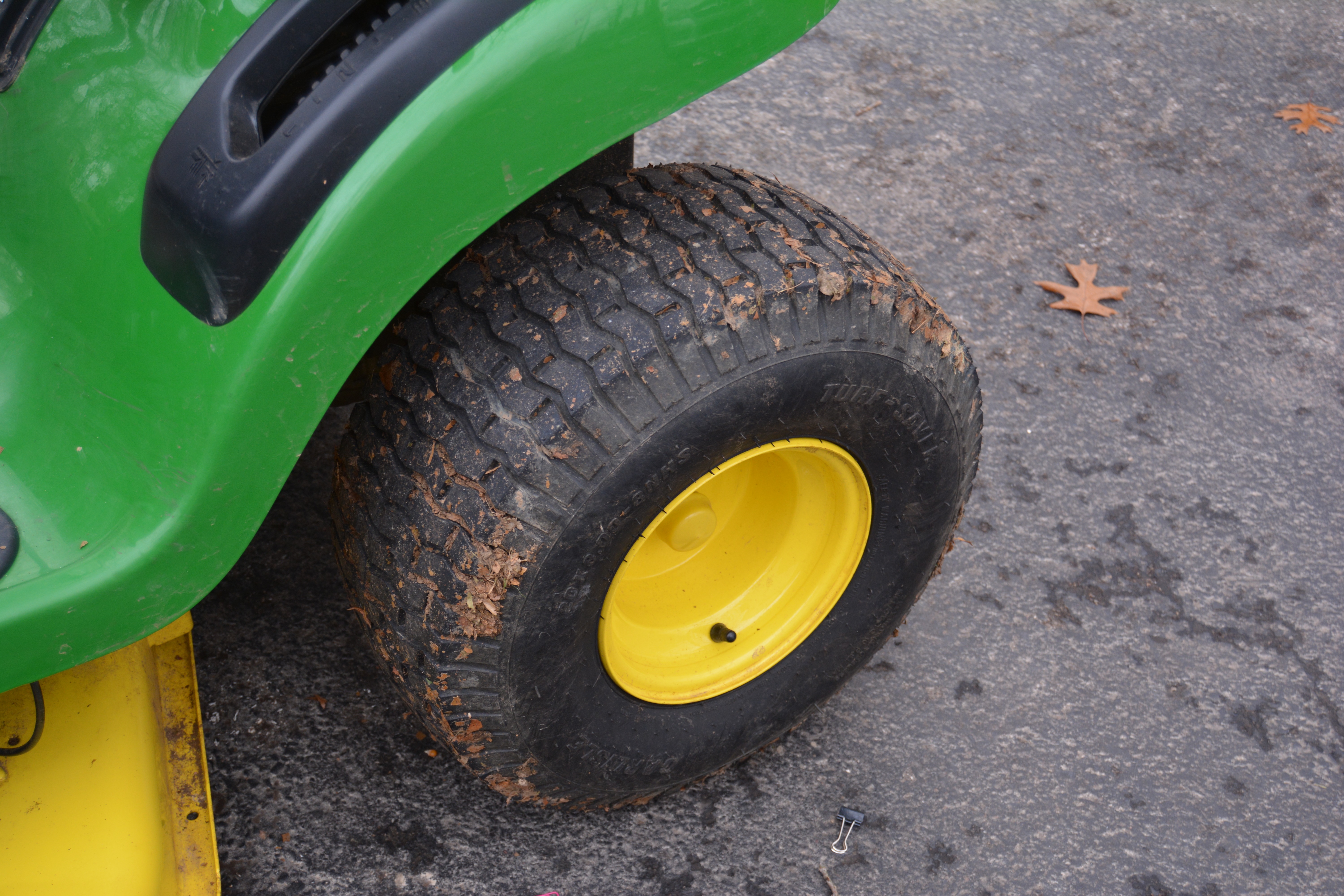 John Deere D125 "100 Series" V-Twin Engine Riding Mower with Accessories