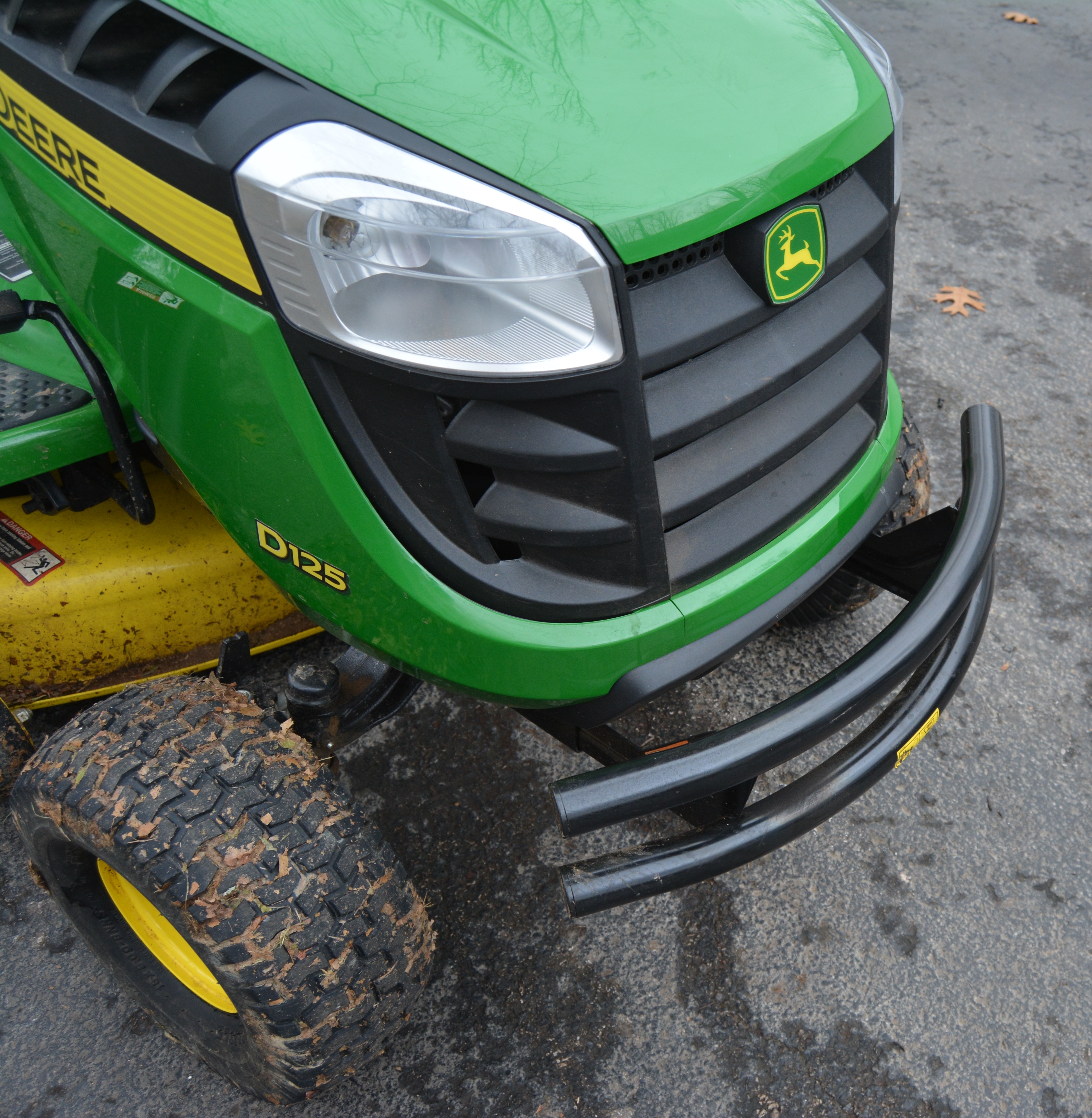 John Deere D125 "100 Series" V-Twin Engine Riding Mower with Accessories