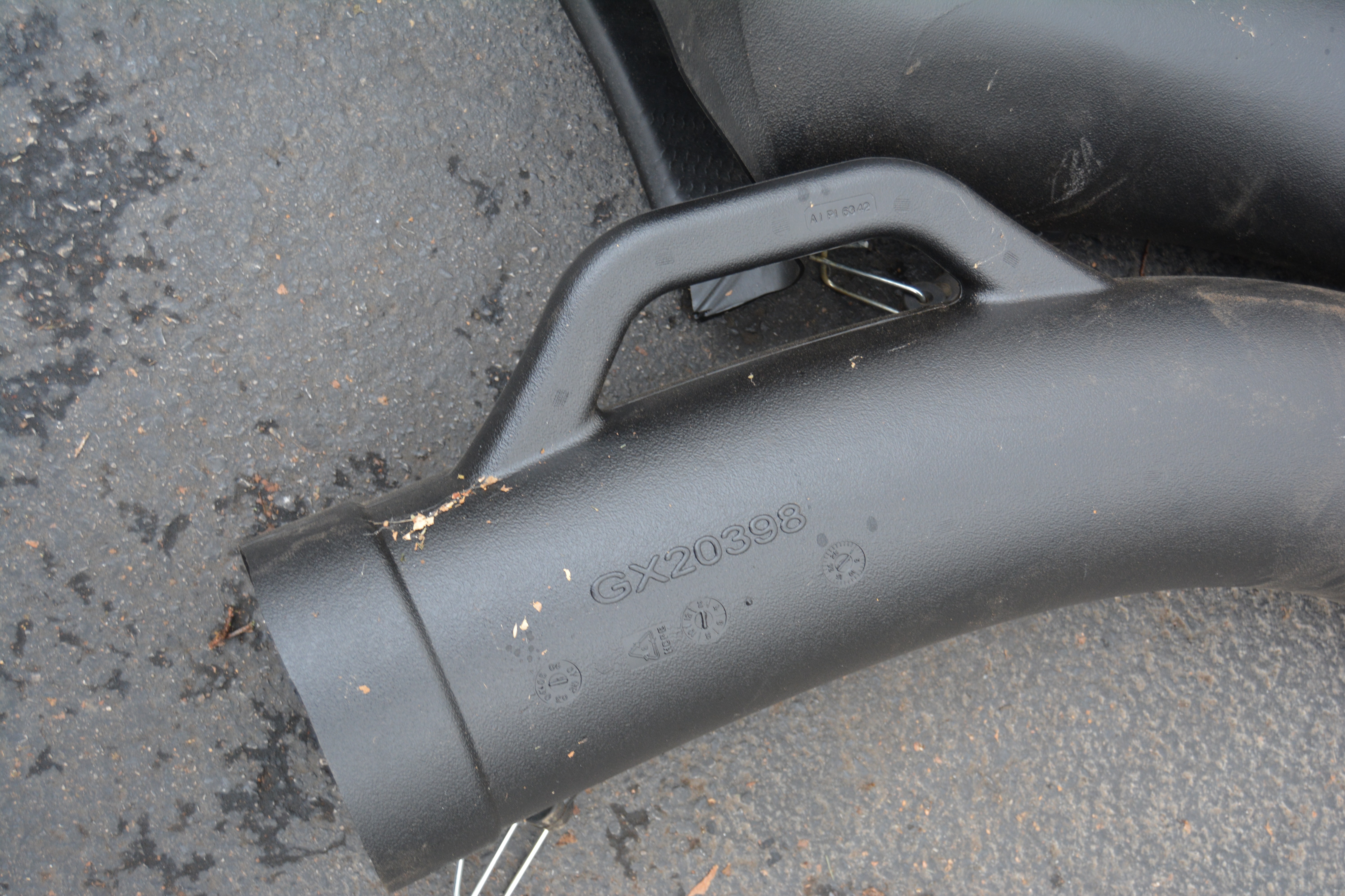 John Deere Twin Bagger with Series GX20398 Chute