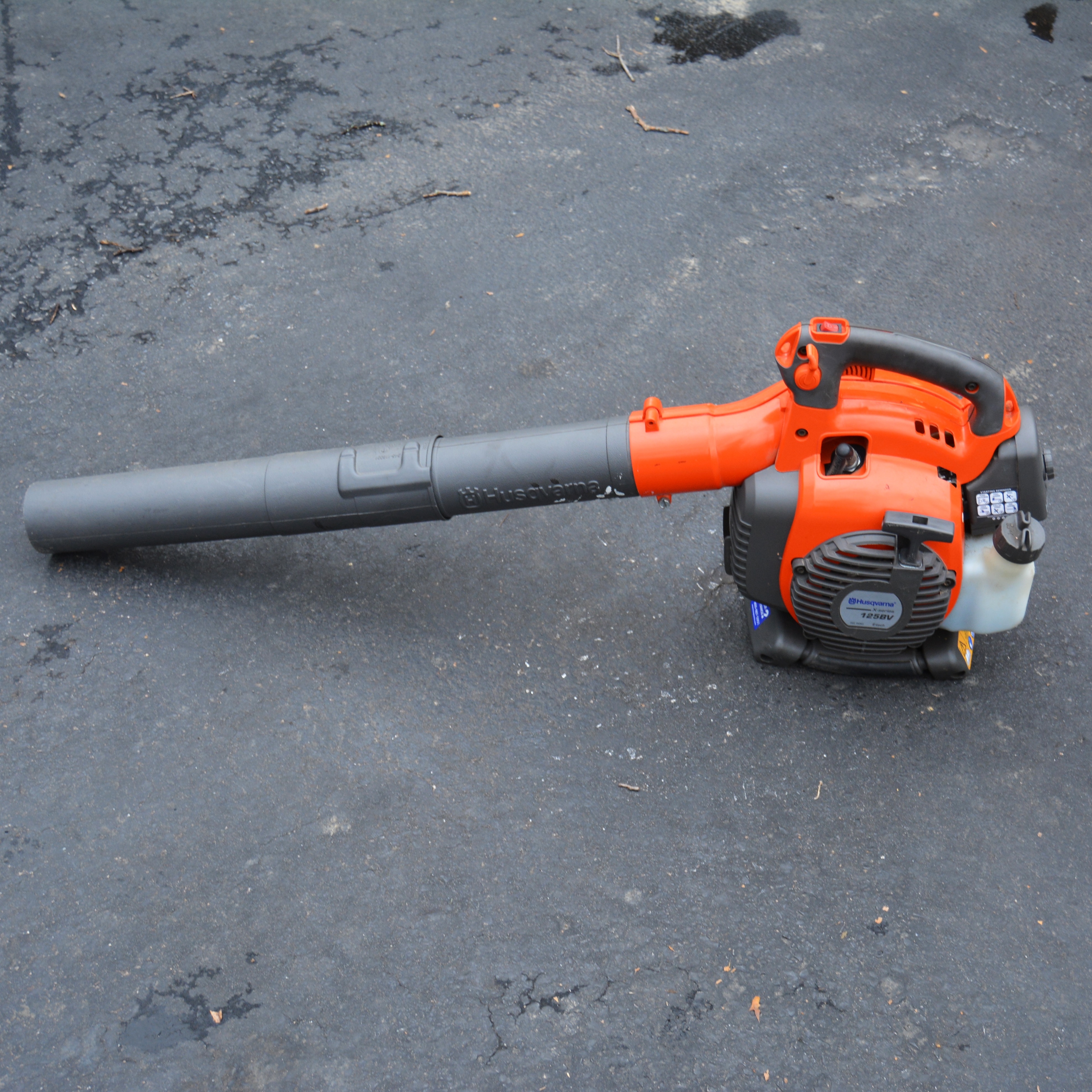 Husqvarna X-Series Model 125BV Handheld Gas Leaf Blower