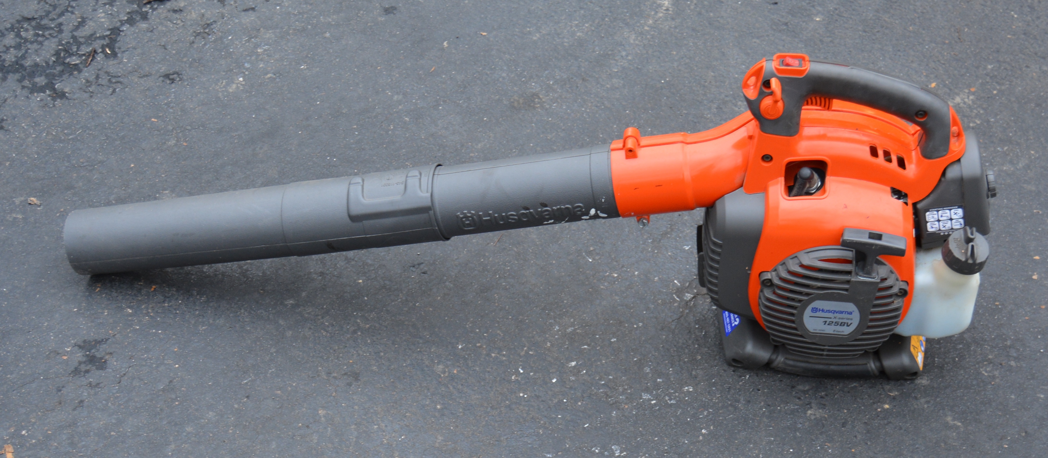 Husqvarna X-Series Model 125BV Handheld Gas Leaf Blower