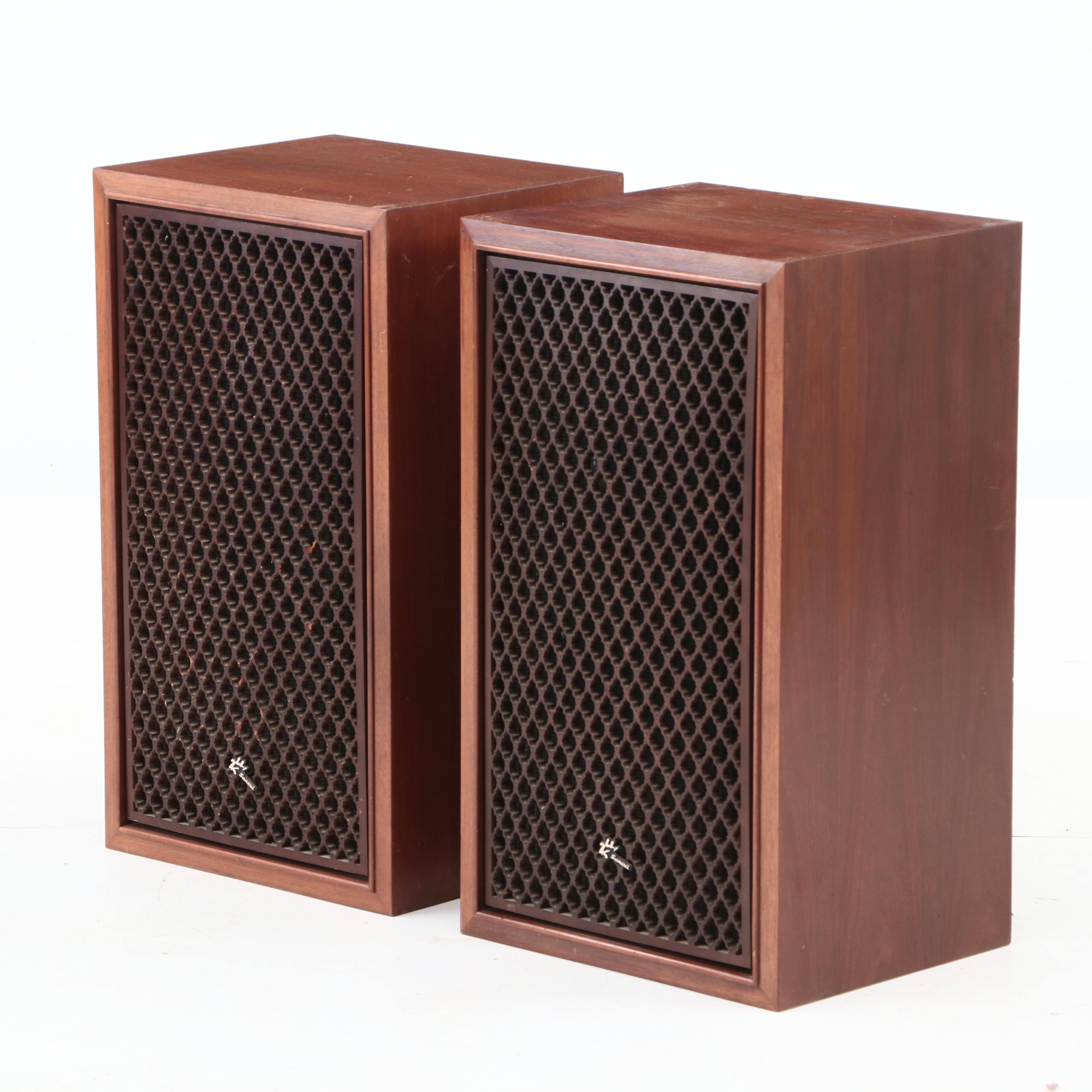 Pair of Sansui Floor Speakers