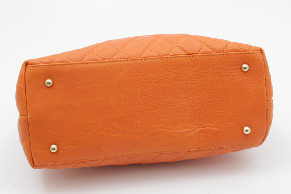 Lavorazione Artigianale Quilted Leather Shoulder Bag in Persimmon, Made in Italy