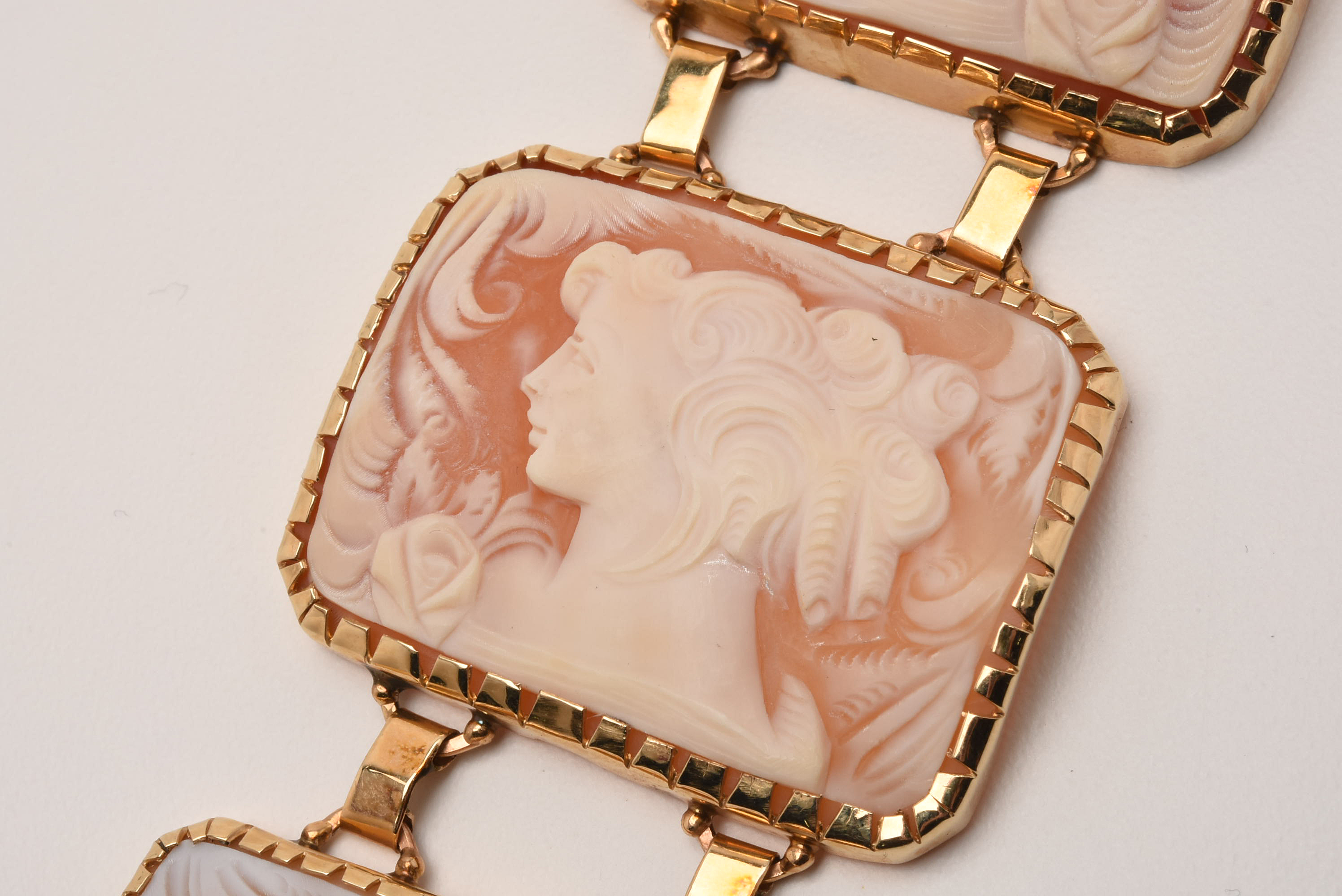 14K Yellow Gold Carved Helmet Shell Cameo Panel Station Bracelet