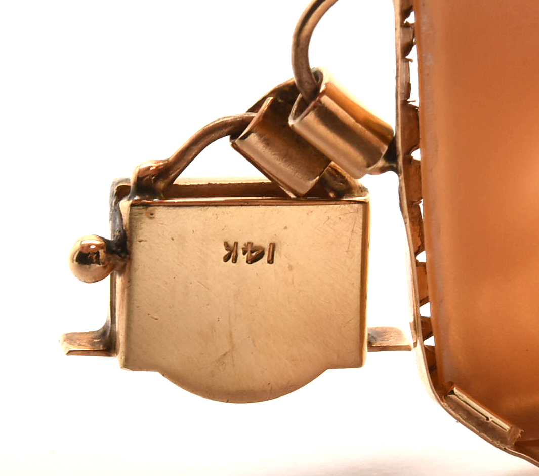 14K Yellow Gold Carved Helmet Shell Cameo Panel Station Bracelet