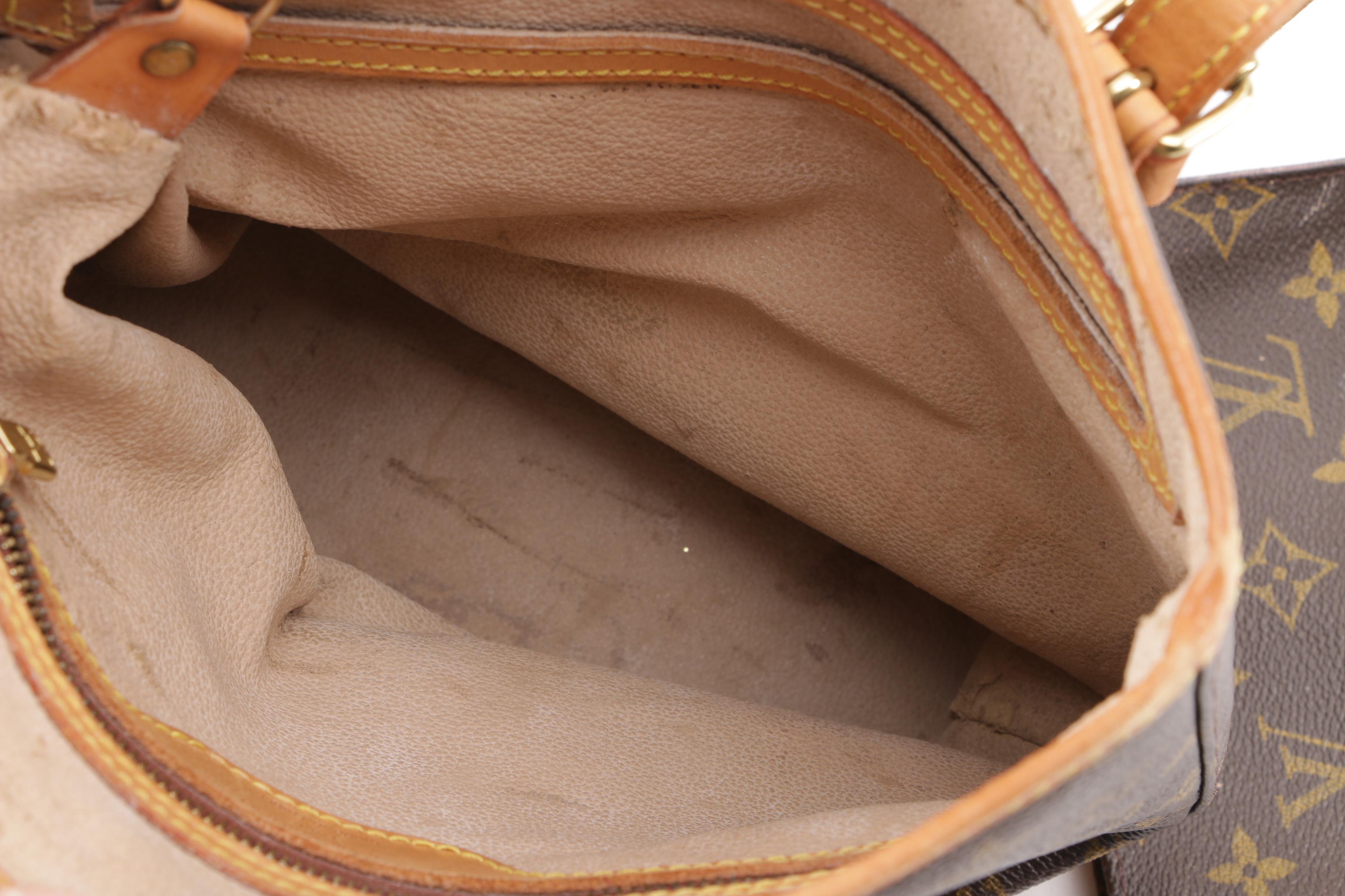 1997 Vintage Louis Vuitton Paris Monogram Canvas Marais PM Bucket Bag with Pouch