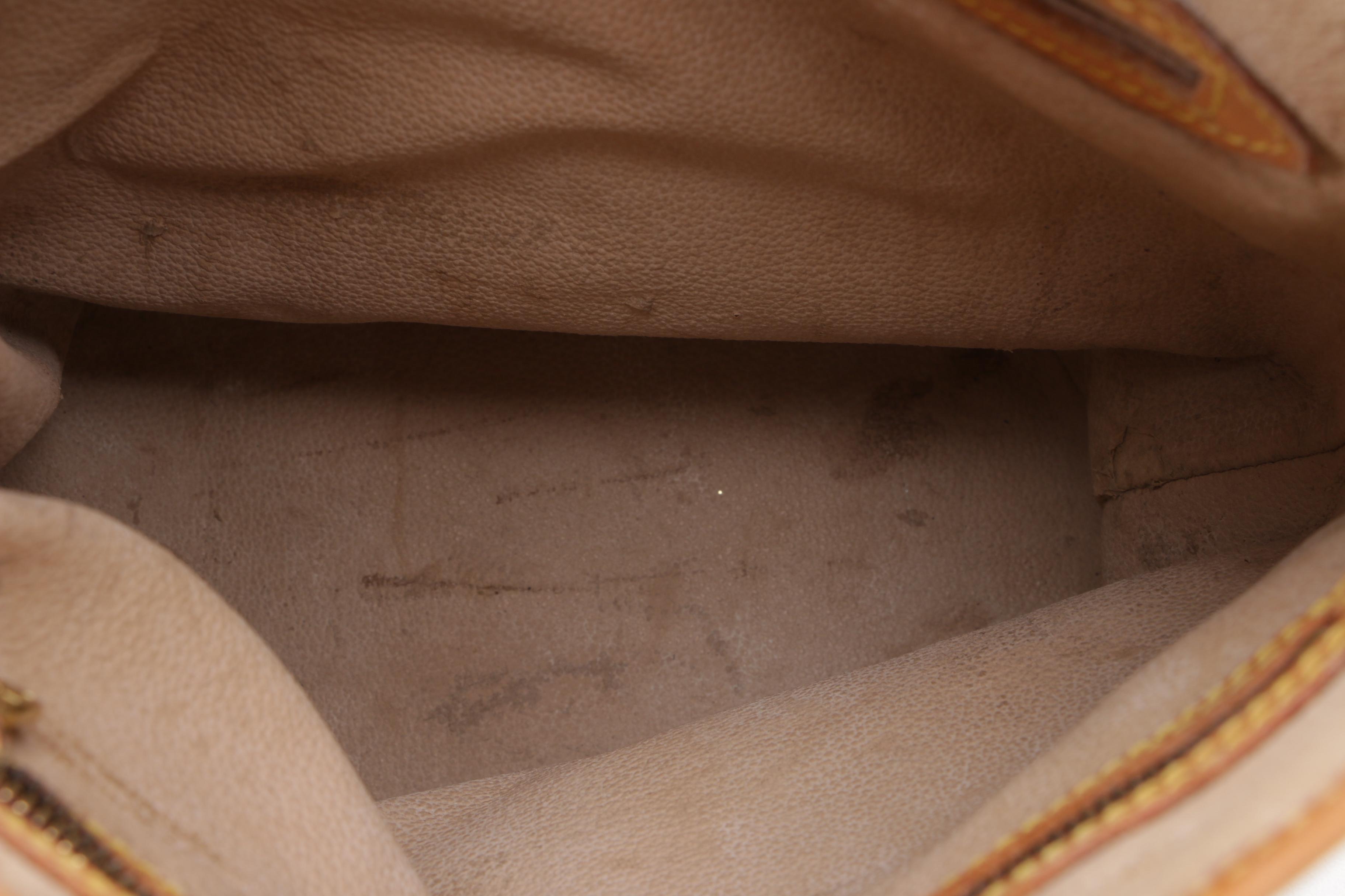 1997 Vintage Louis Vuitton Paris Monogram Canvas Marais PM Bucket Bag with Pouch