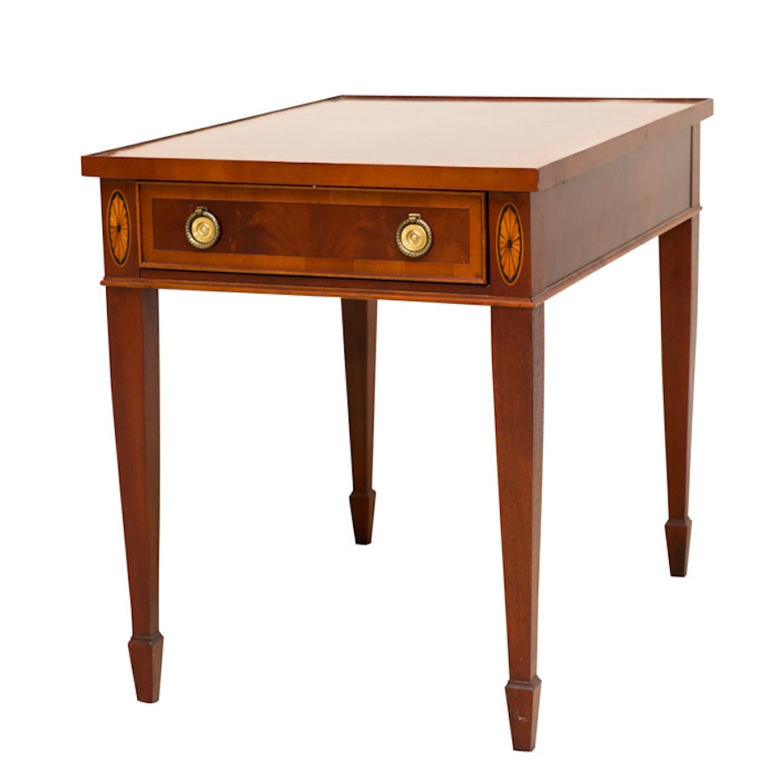 Federal Style Mahogany Veneer End Table by Hekman, 21st Century