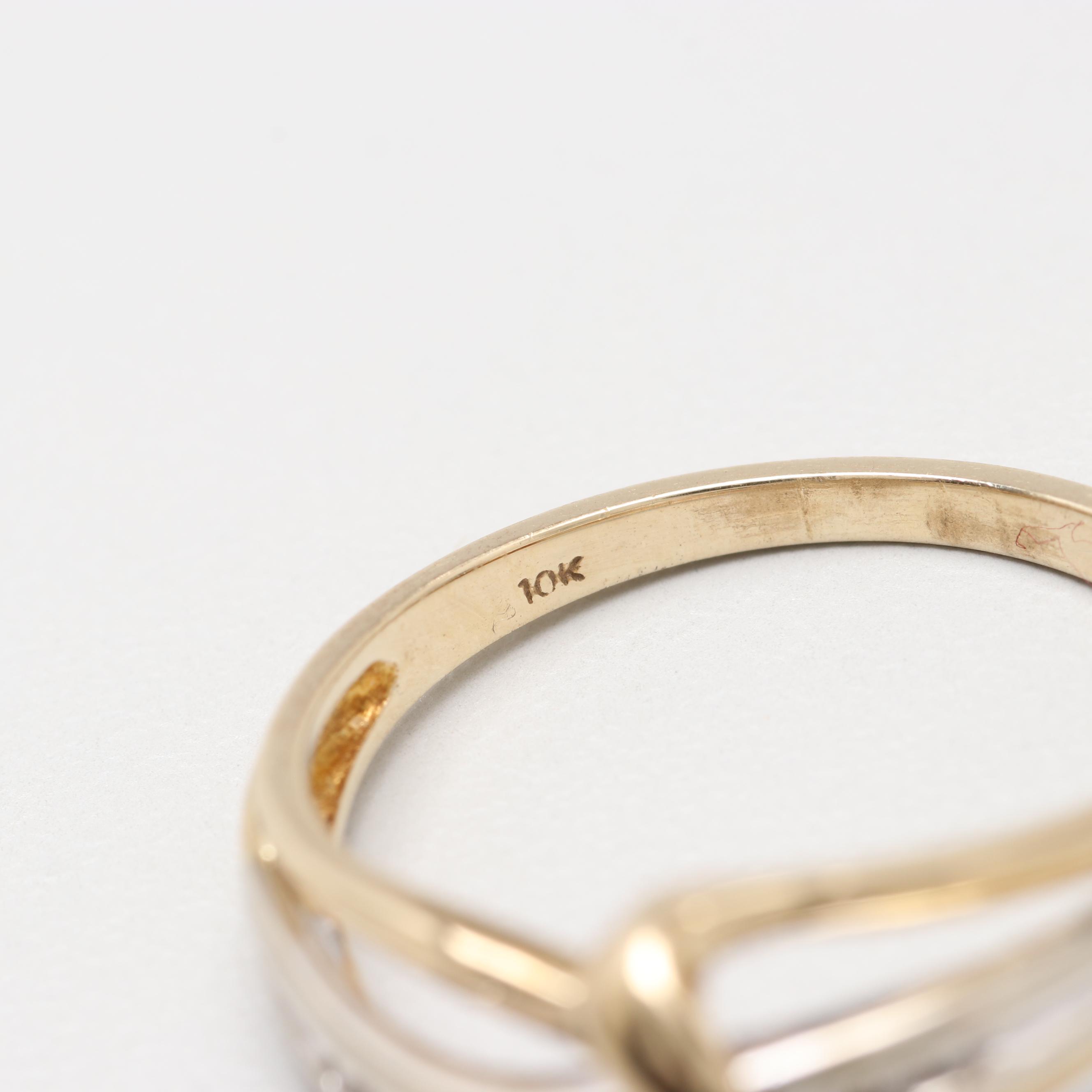 10K White and Yellow Gold Diamond Ring