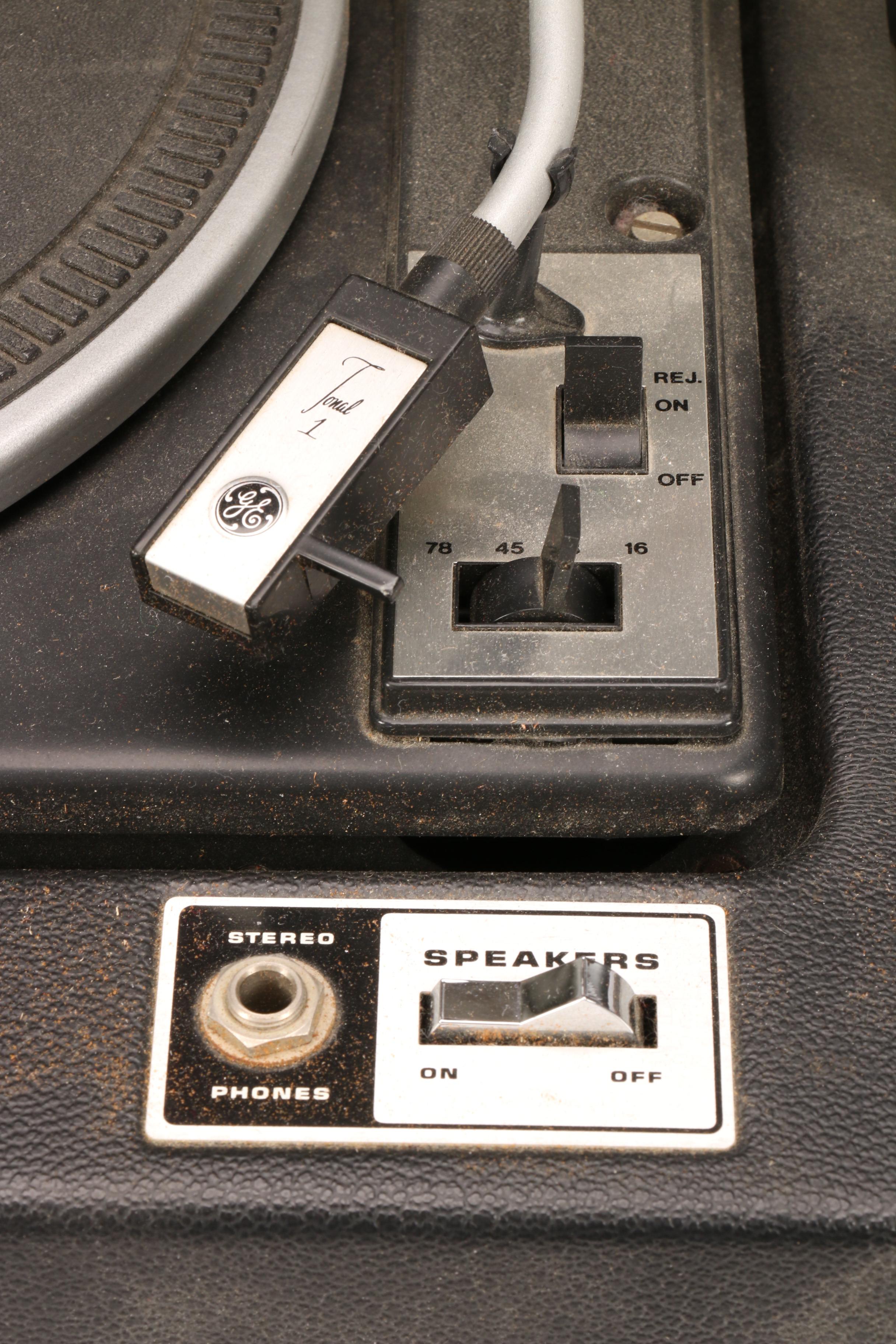 1960s GE Trimline 500 Portable Record Player