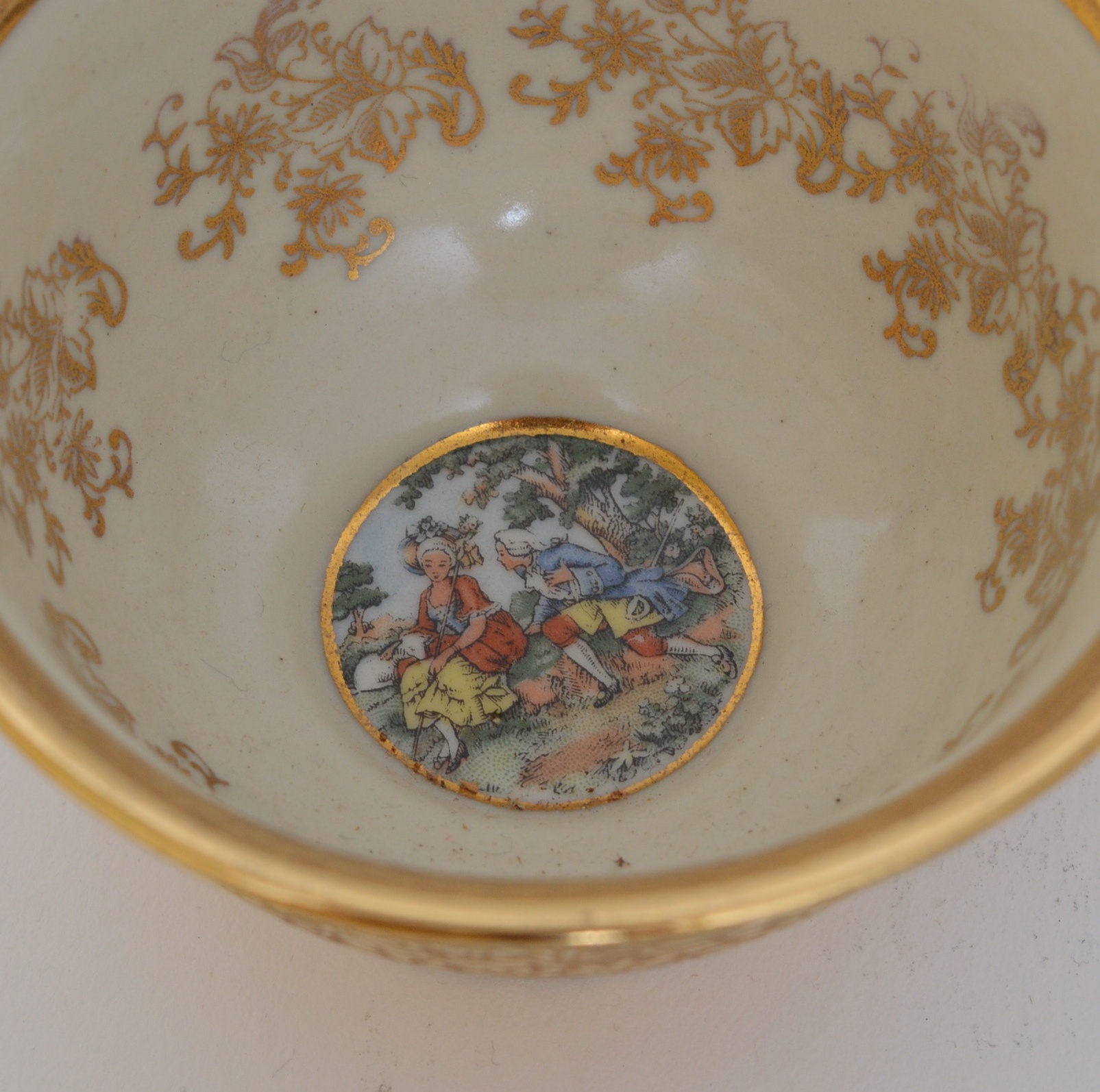 Le Mieux China Hand Decorated 24K Gold Accented China