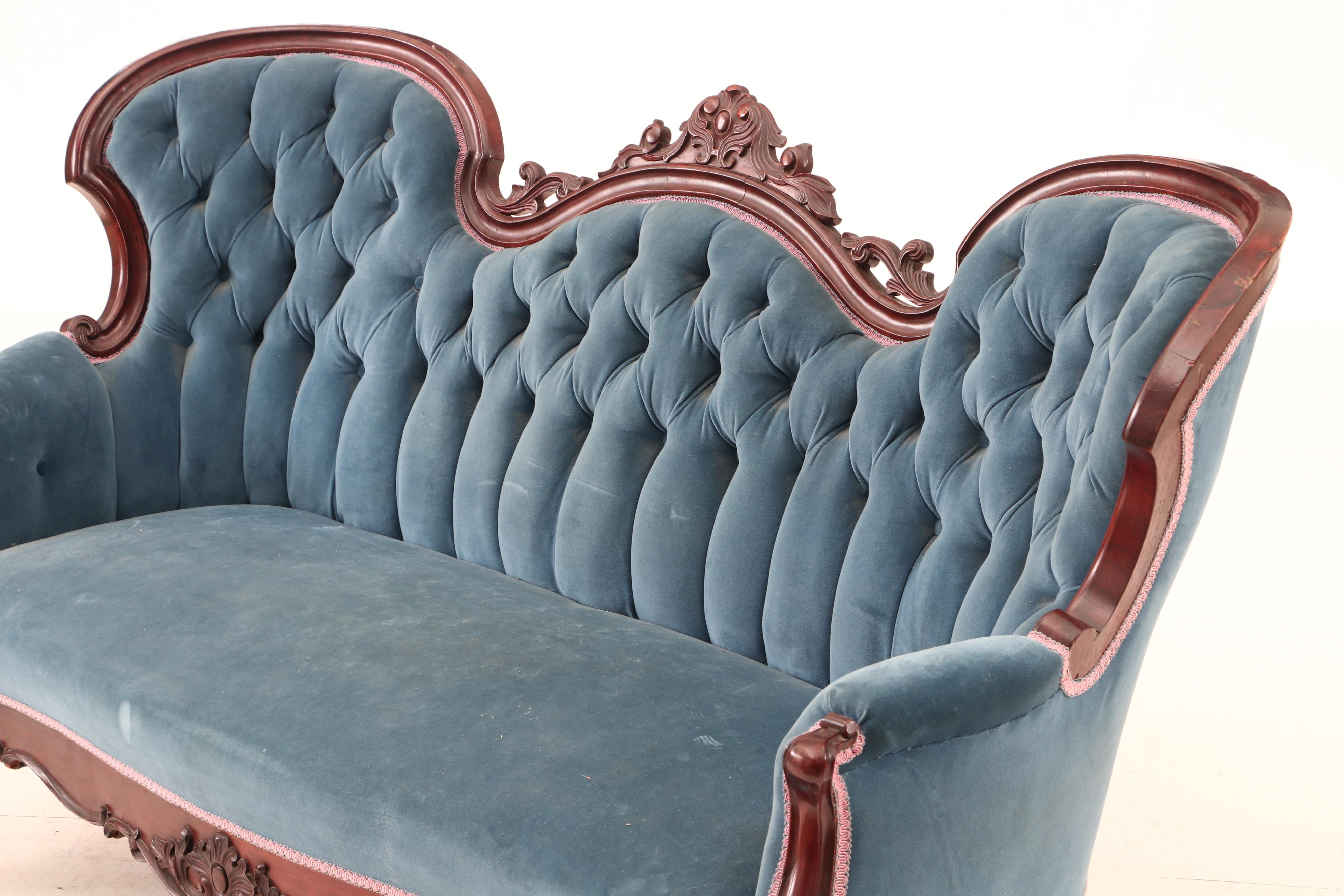 Victorian Rosewood Rococo Revival Settee, Circa 1880