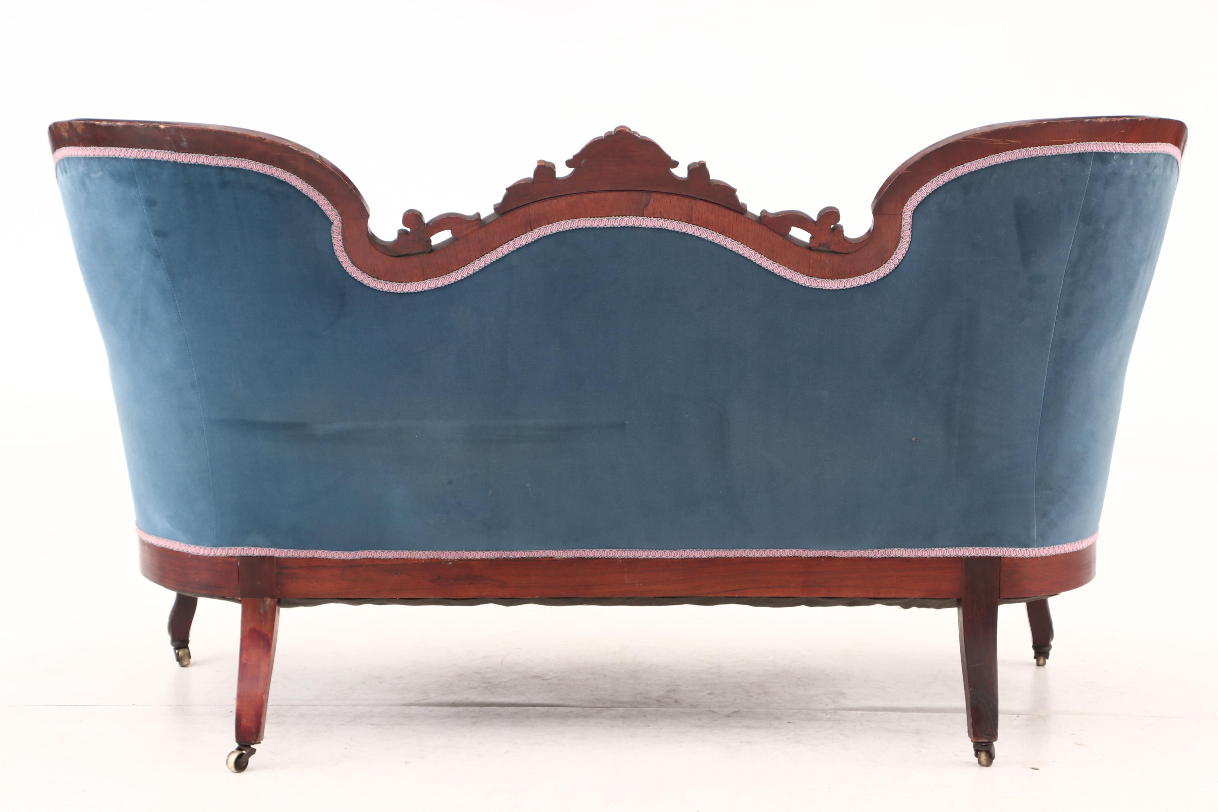 Victorian Rosewood Rococo Revival Settee, Circa 1880