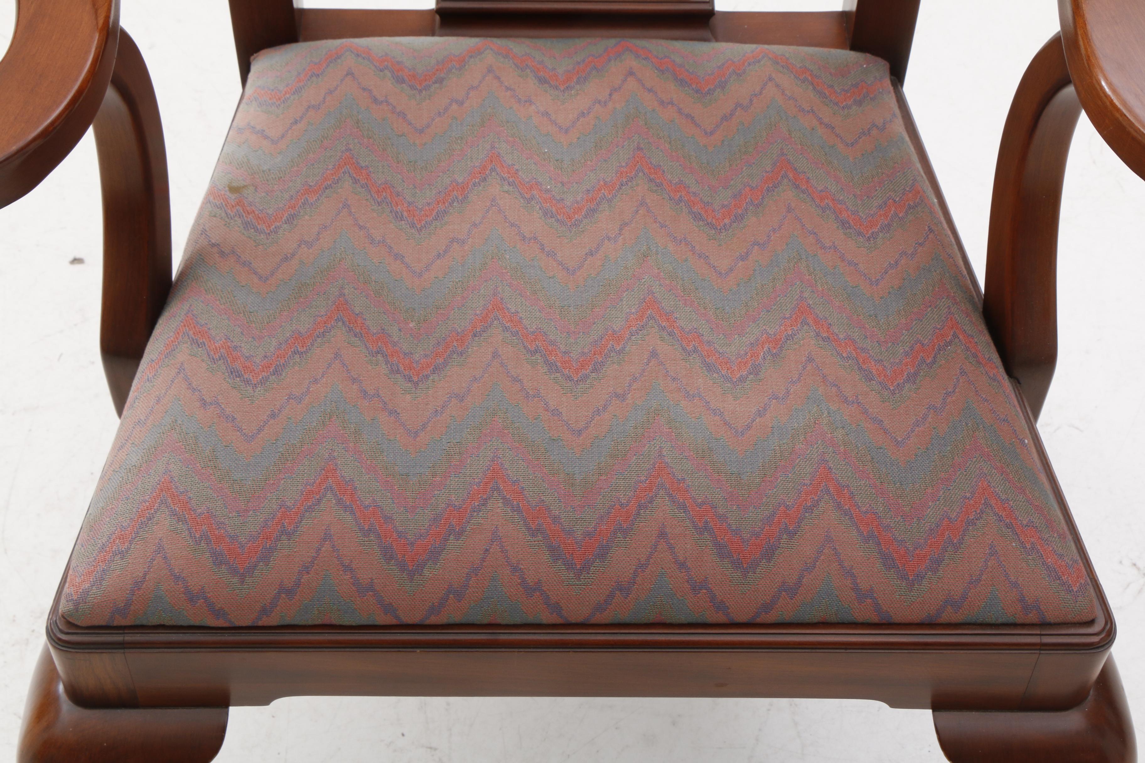 Henkel-Harris Manufactured Queen Anne Style Dining Set With Six Chairs