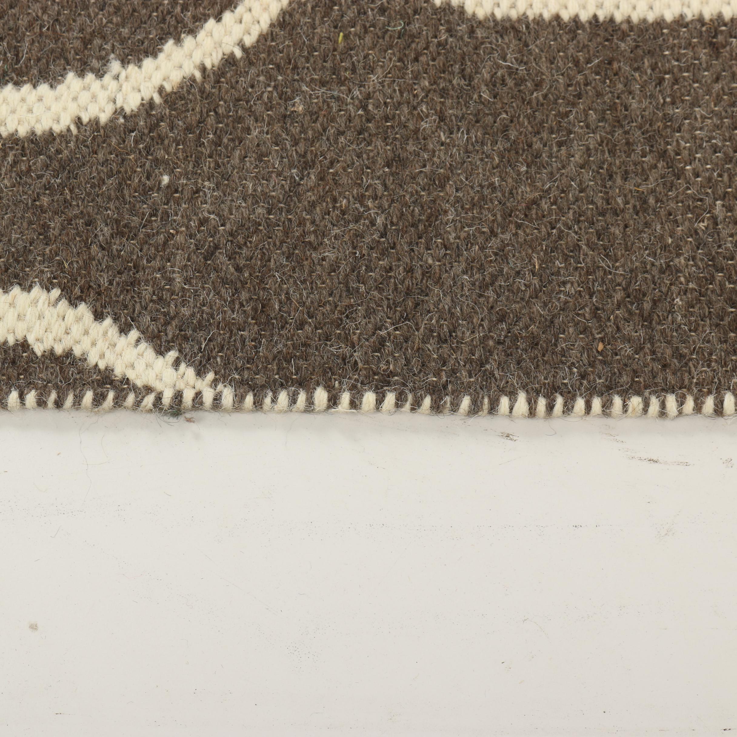 Handwoven Indian Surya "Juniper" Wool Rug