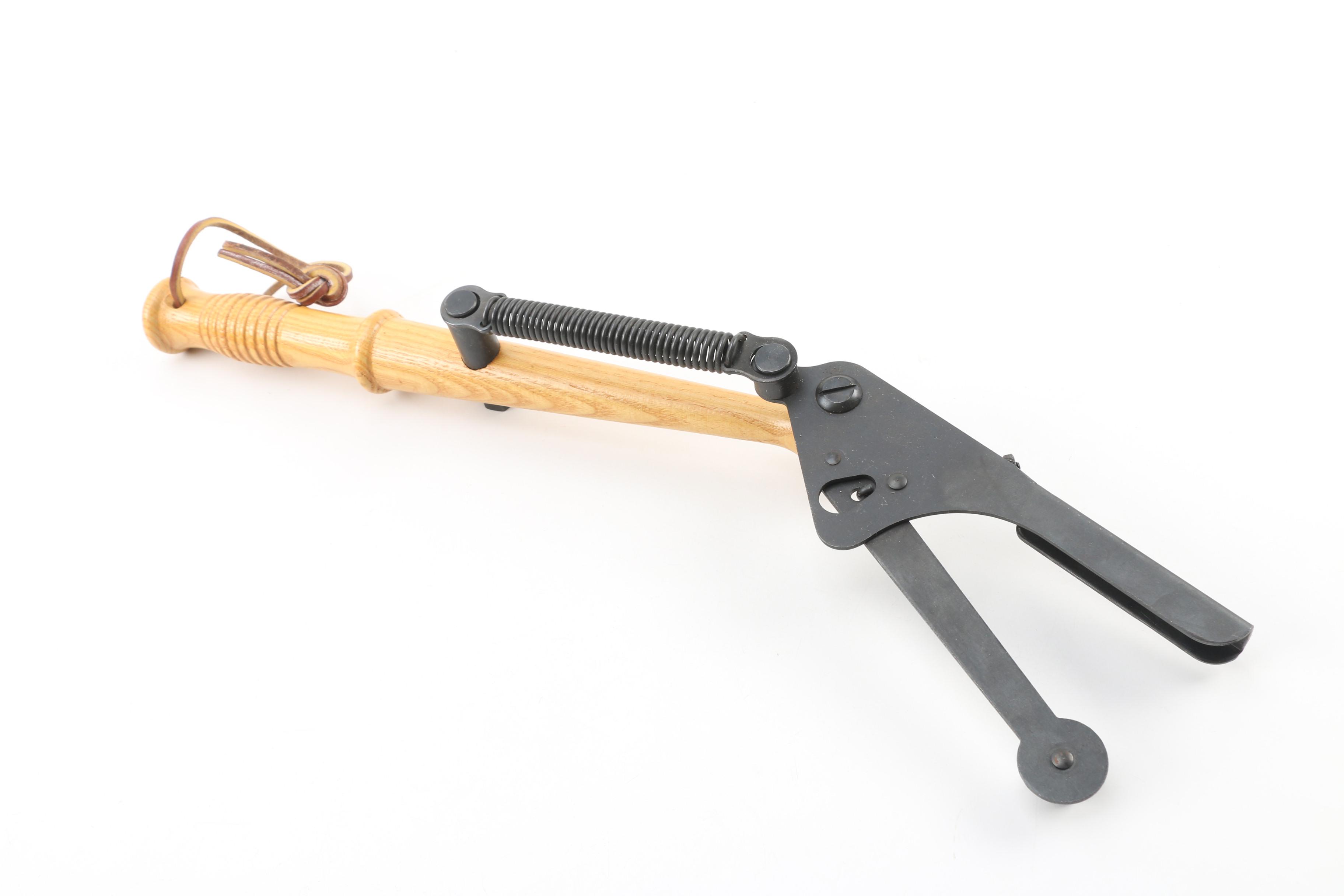 Remington Hand-Held Clay Target Thrower