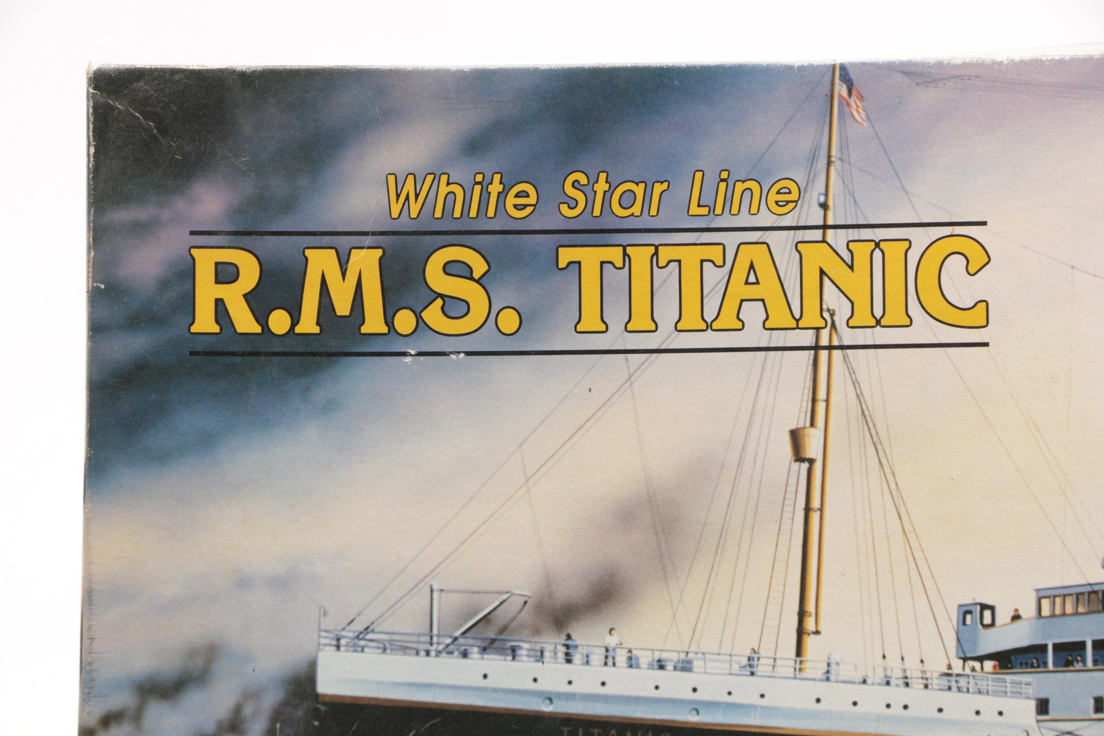 Boxed Minicraft White Star Line R.M.S. Titanic 1:130 Scale Model Kit