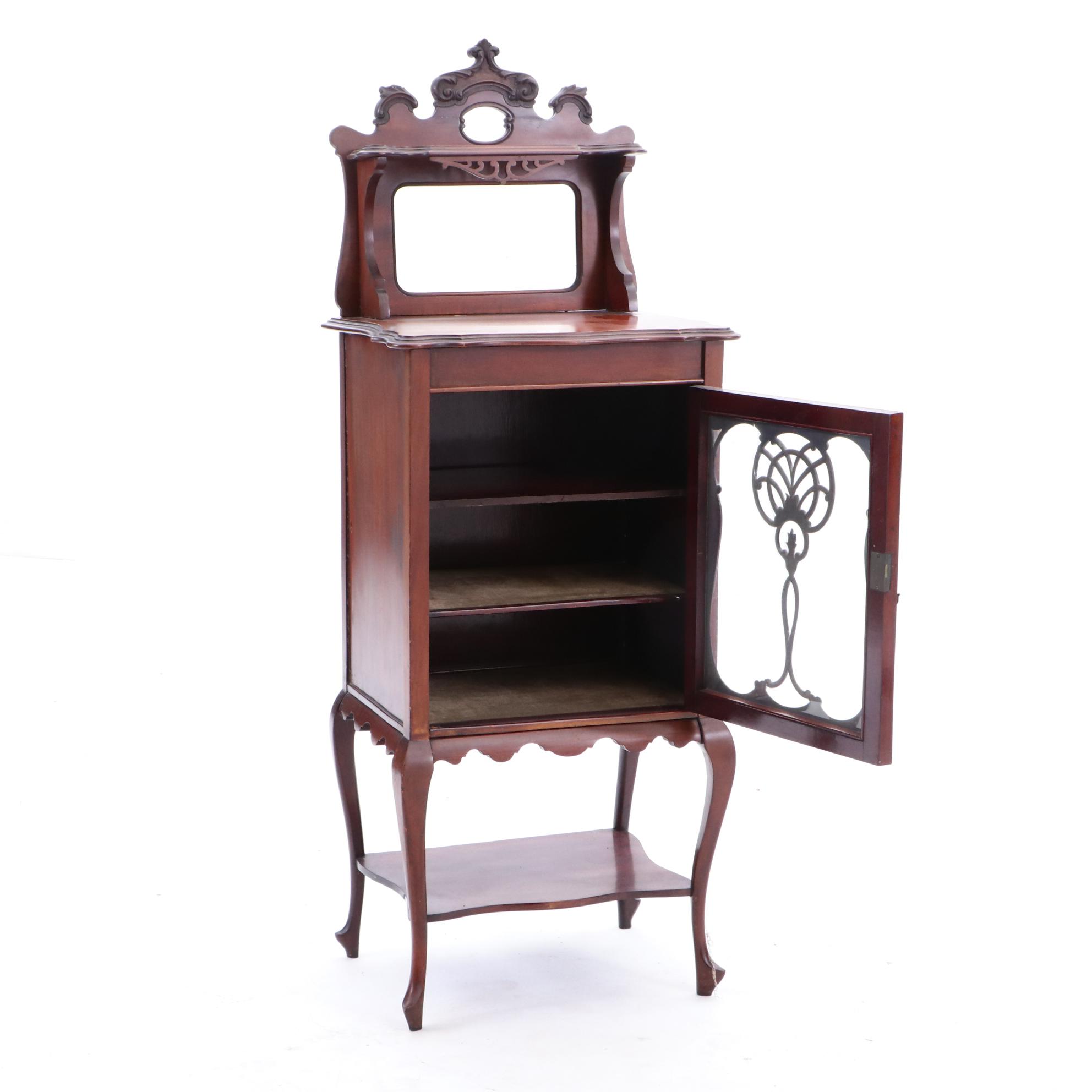 Ca. 1900 Mahogany Vitrine