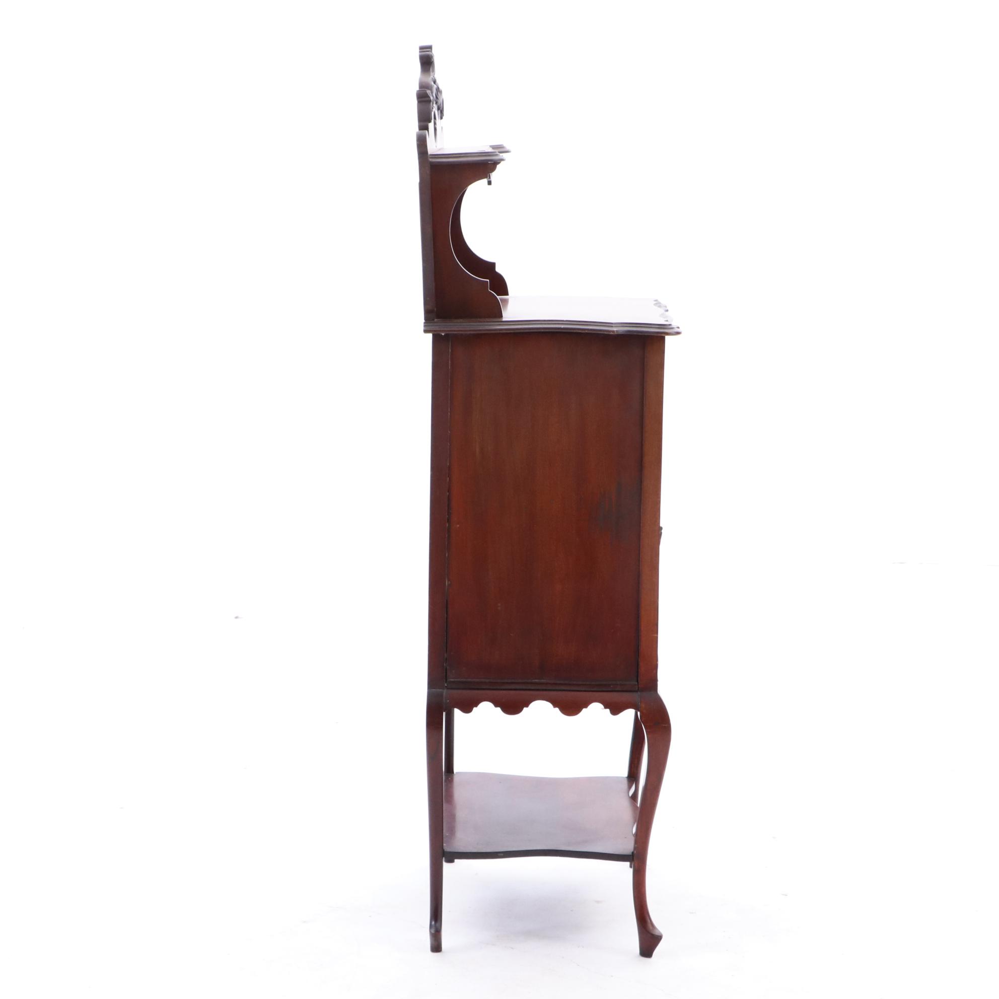 Ca. 1900 Mahogany Vitrine