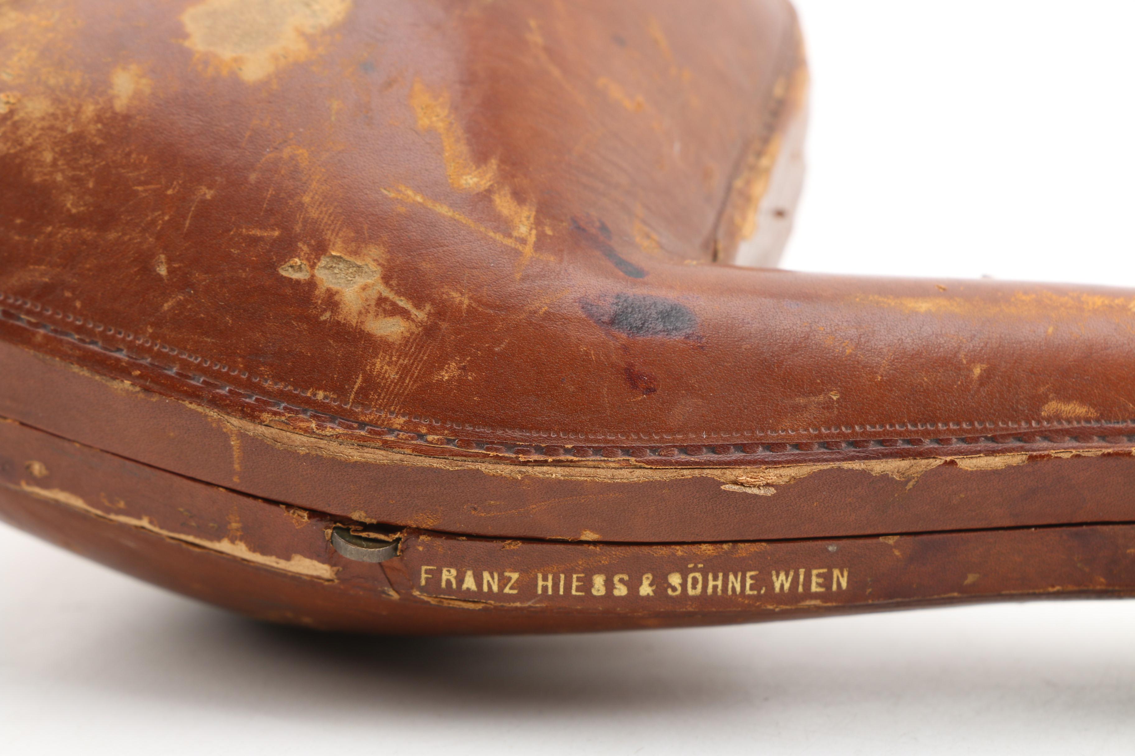 Antique Franz Hiess & Söhne Figural Meerschaum Tobacco Pipe with Leather Case