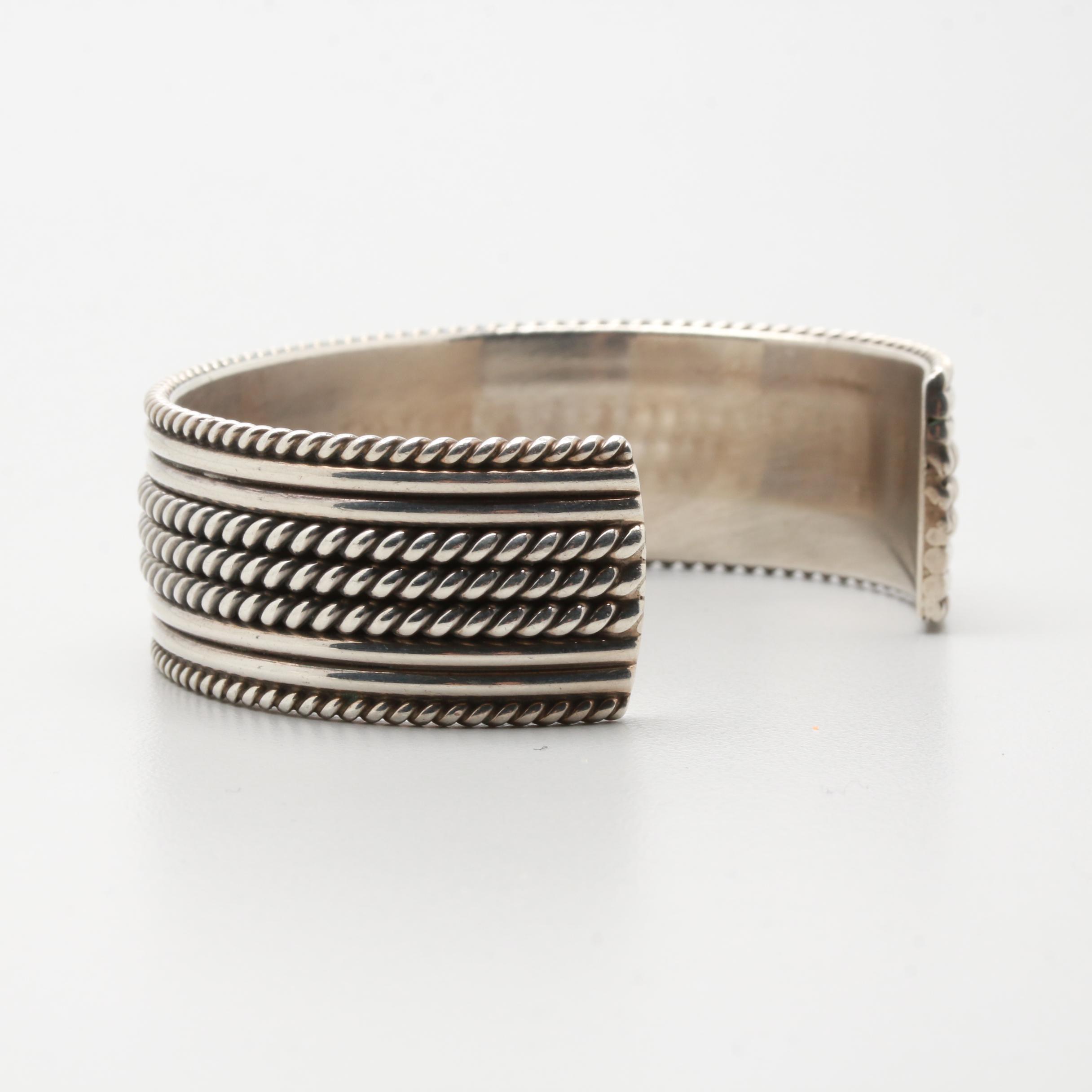 Tahe Navajo Diné  Sterling Silver Cuff Bracelet