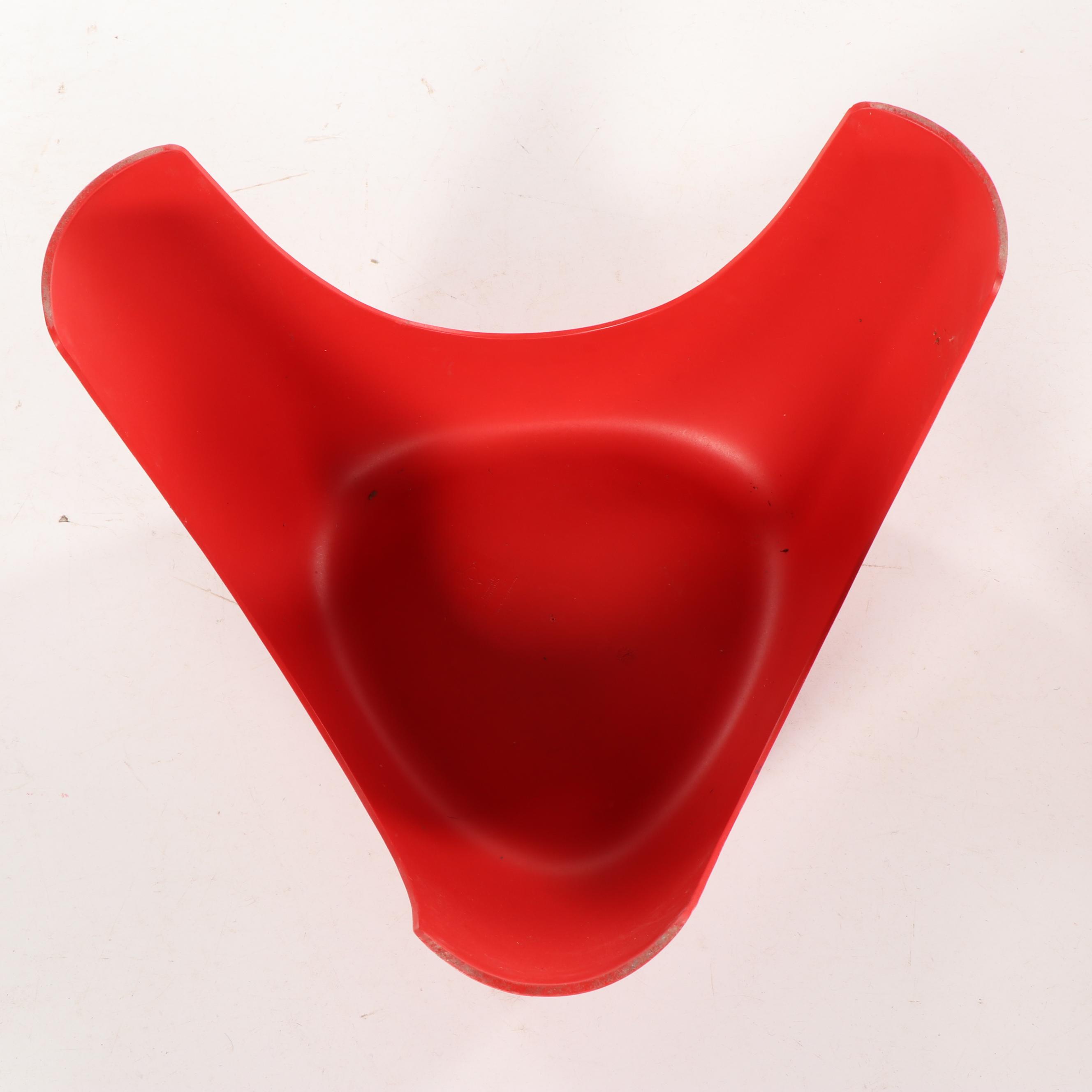 "Elephant Stool" Molded Plastic Stackable Stool Pair by Sori Yanagi, 20th Cent.