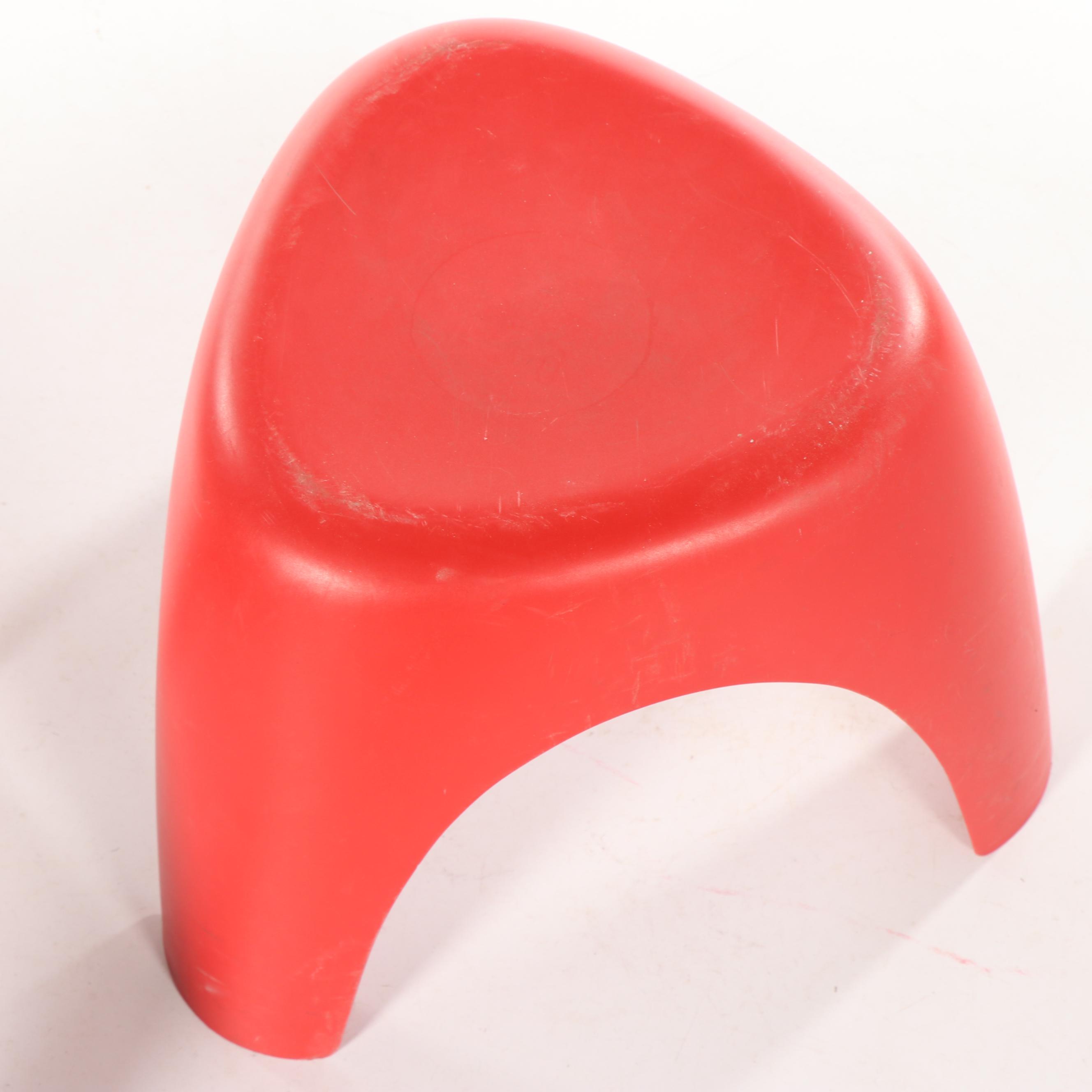 "Elephant Stool" Molded Plastic Stackable Stool Pair by Sori Yanagi, 20th Cent.