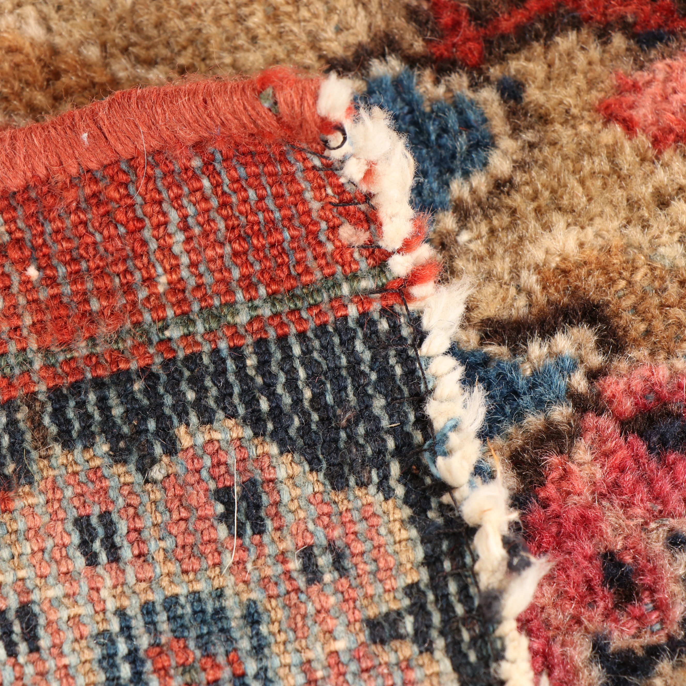 Hand-Knotted Persian Sarouk Wool Rug from Oscar Isberian Rugs
