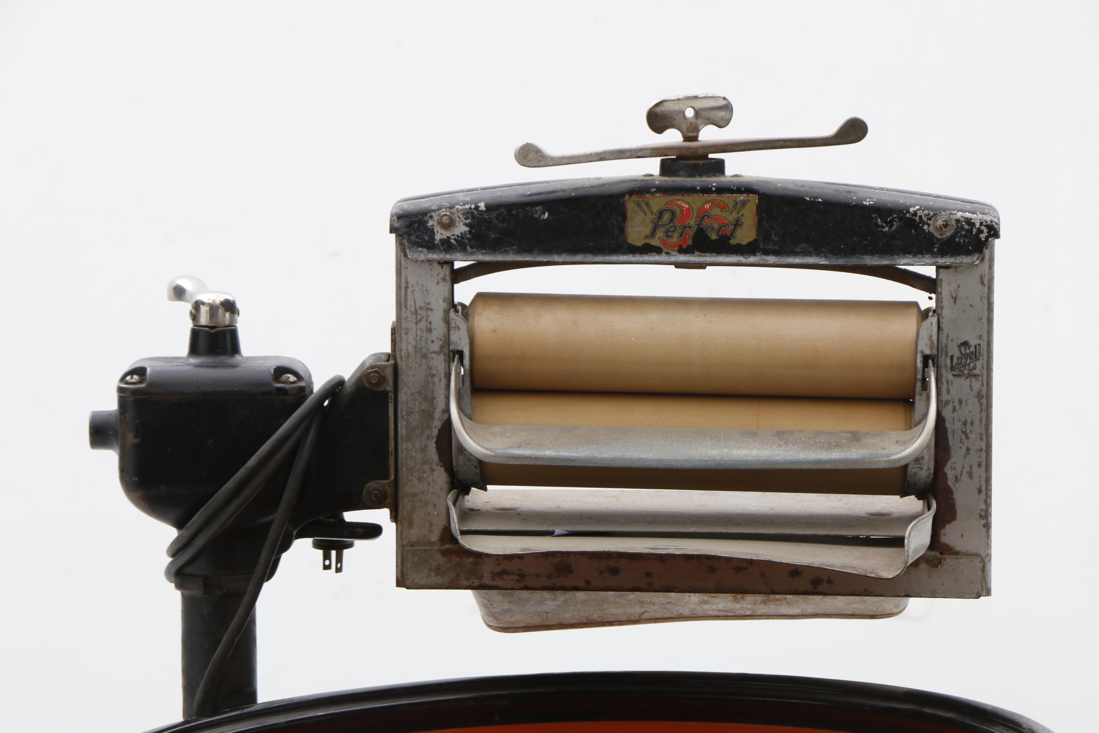 "Horton Perfect 36" Wringer Washing Machine, Early to Mid 20th Century