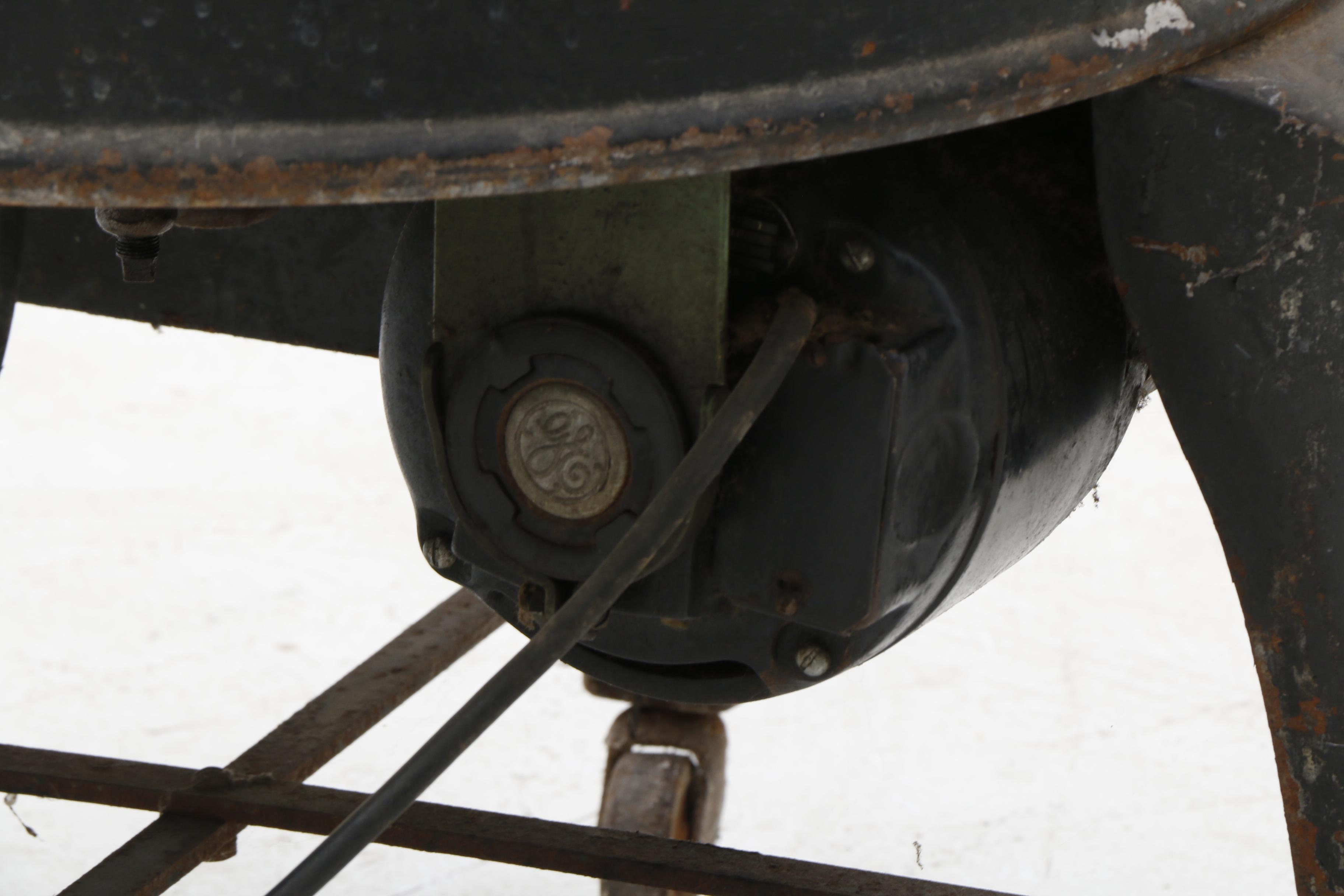 "Horton Perfect 36" Wringer Washing Machine, Early to Mid 20th Century