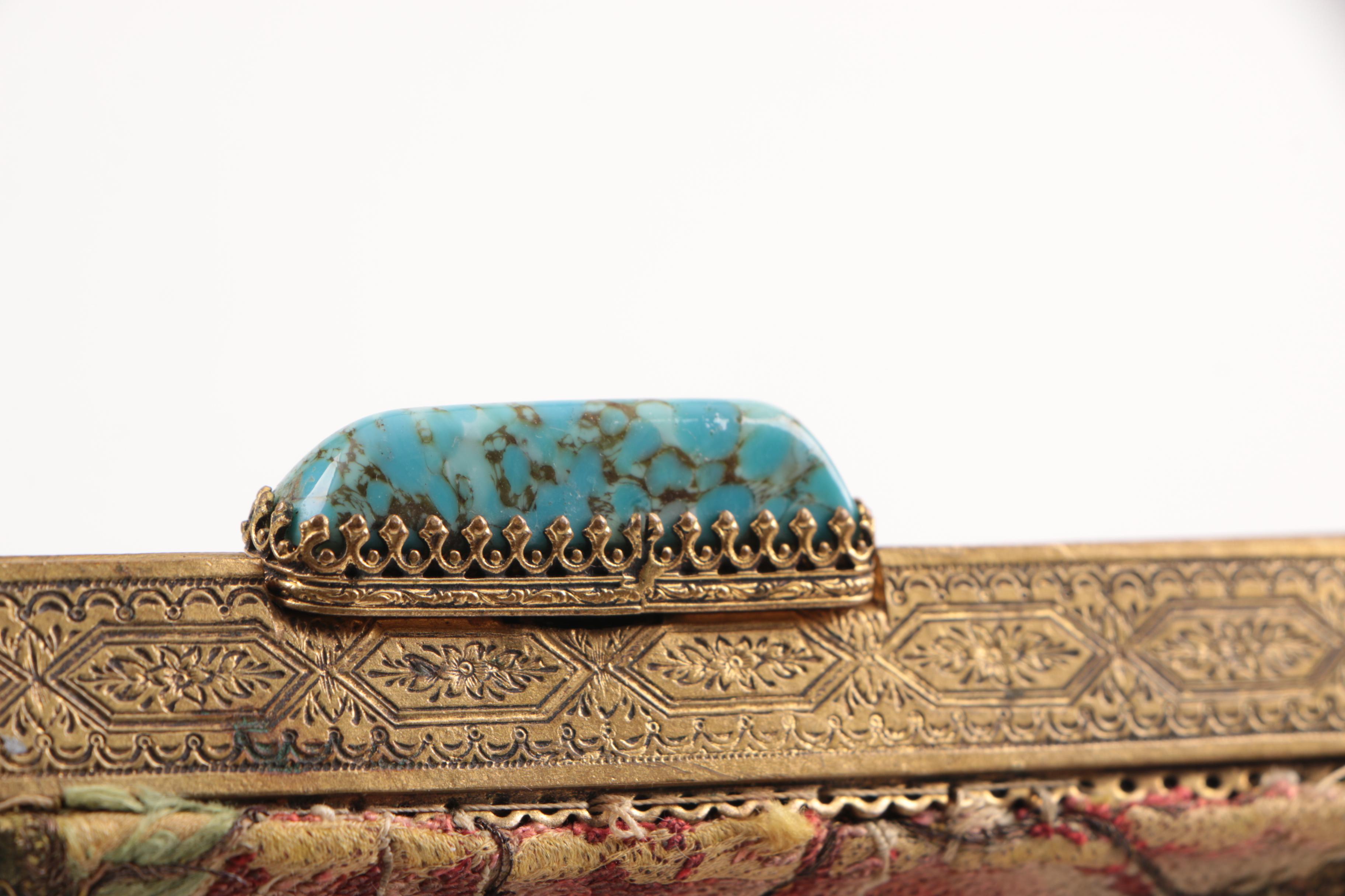 Chinese Silk Purse with "Forbidden Knot" Embroidery, Republic