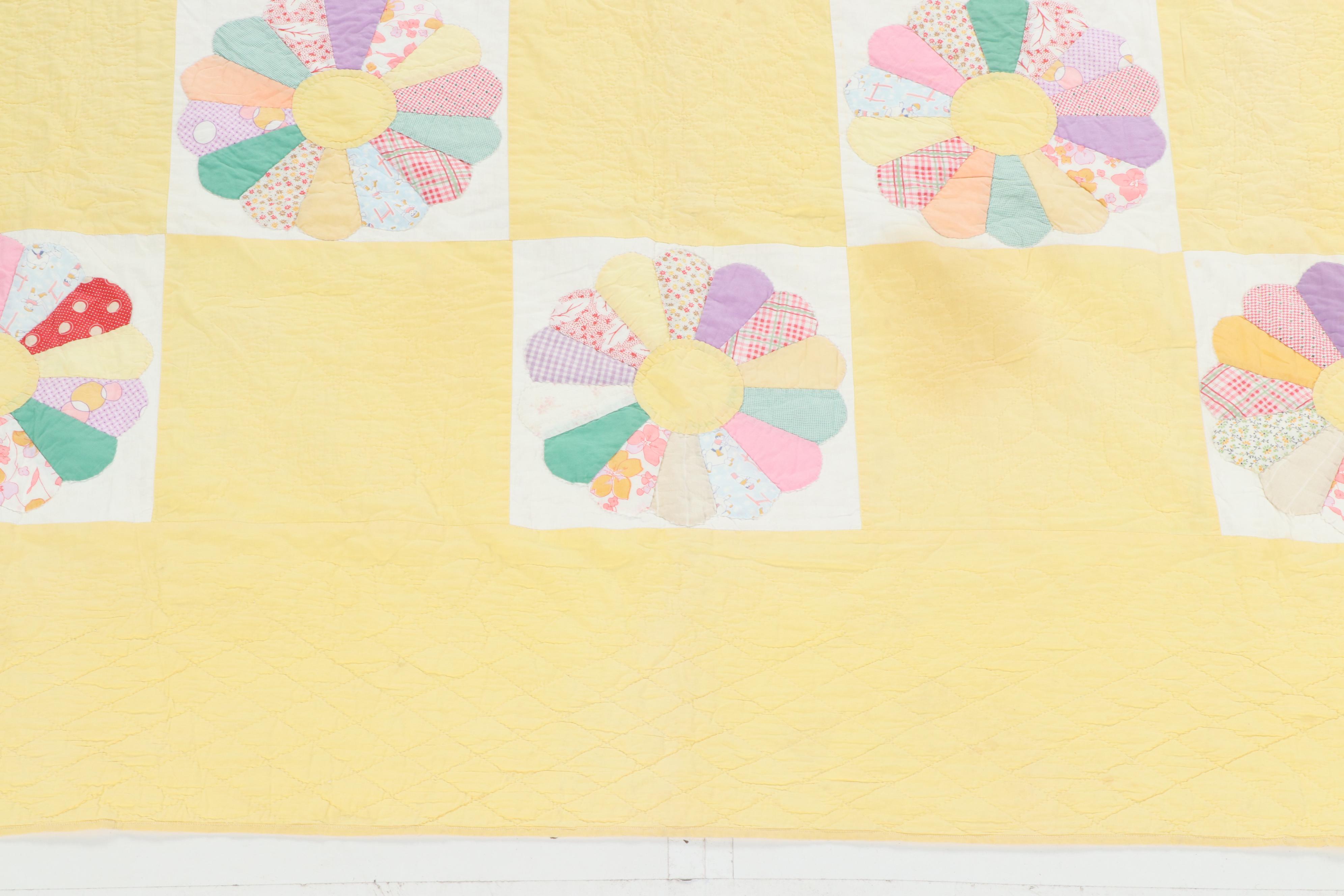 Handmade "Dresden Plate" Quilt