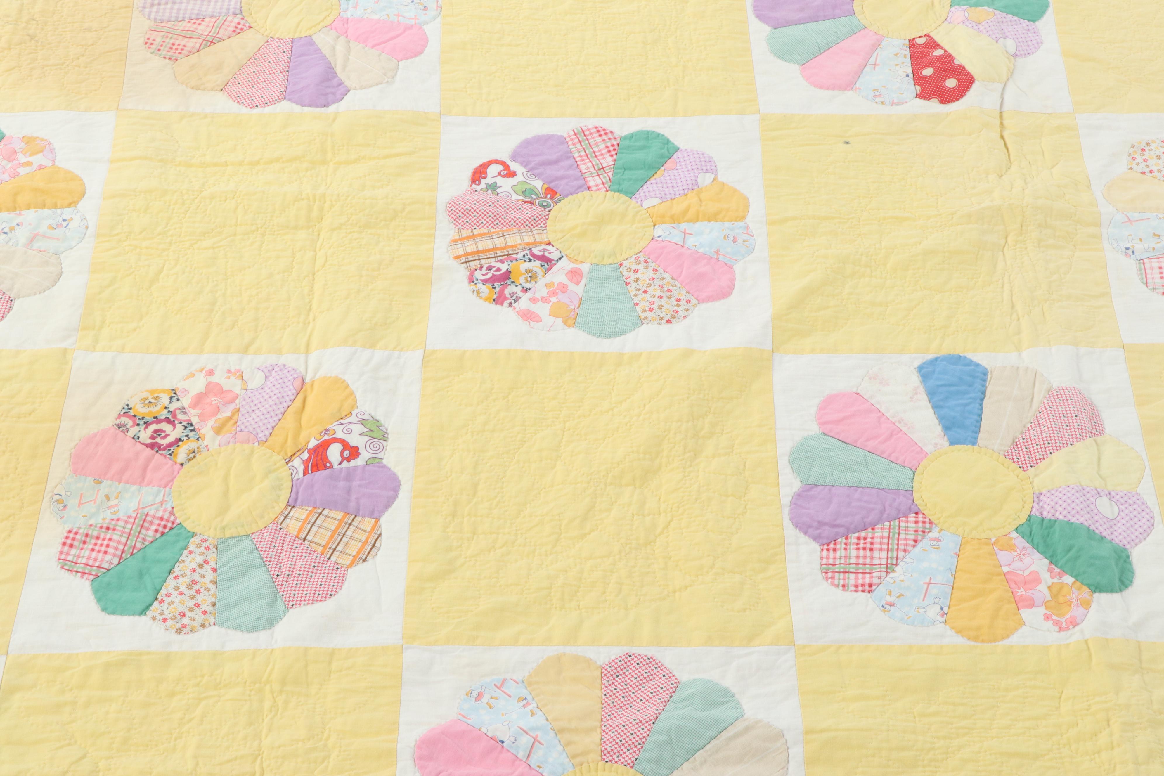 Handmade "Dresden Plate" Quilt